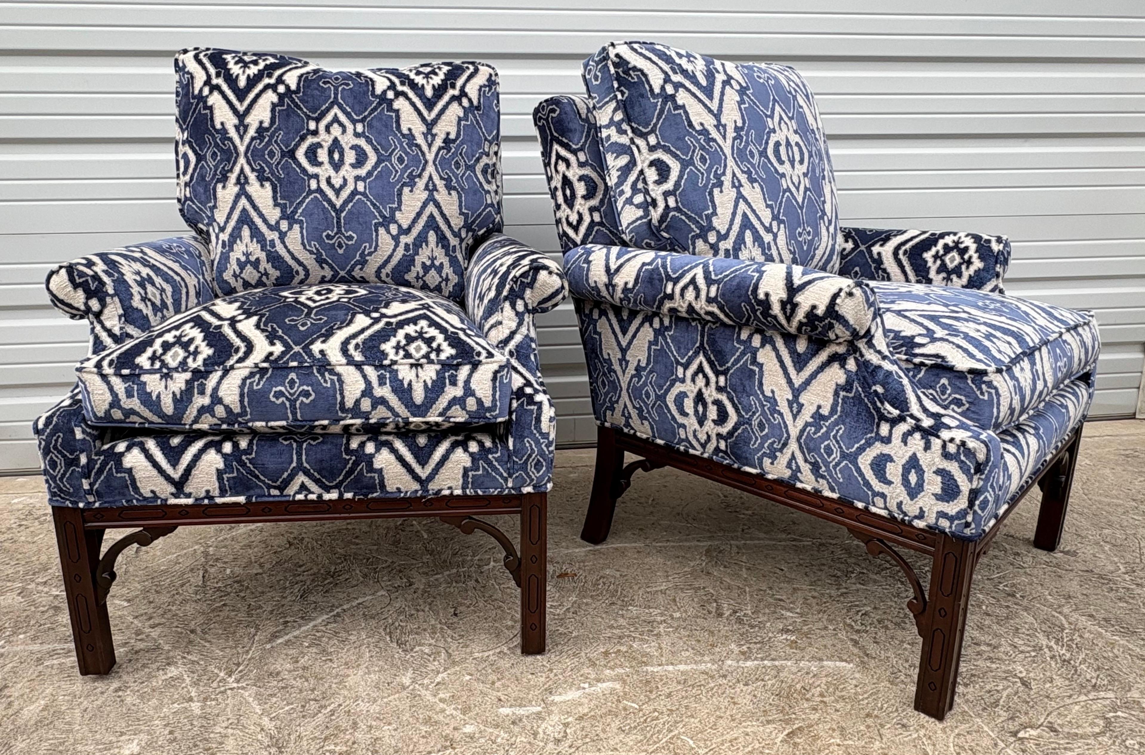 Vintage paire de fauteuils club en velours coupé nouvellement tapissés en vente 7