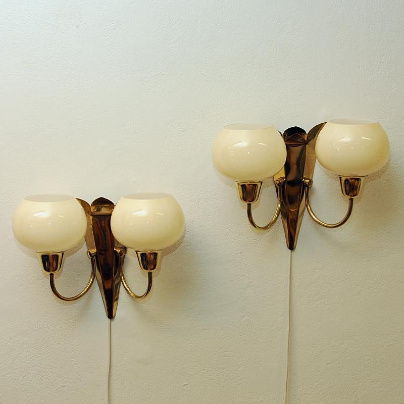 Vintage Pair of Norwegian Brass and Glass Wall Lamps by Br Sæther, 1940s For Sale 2