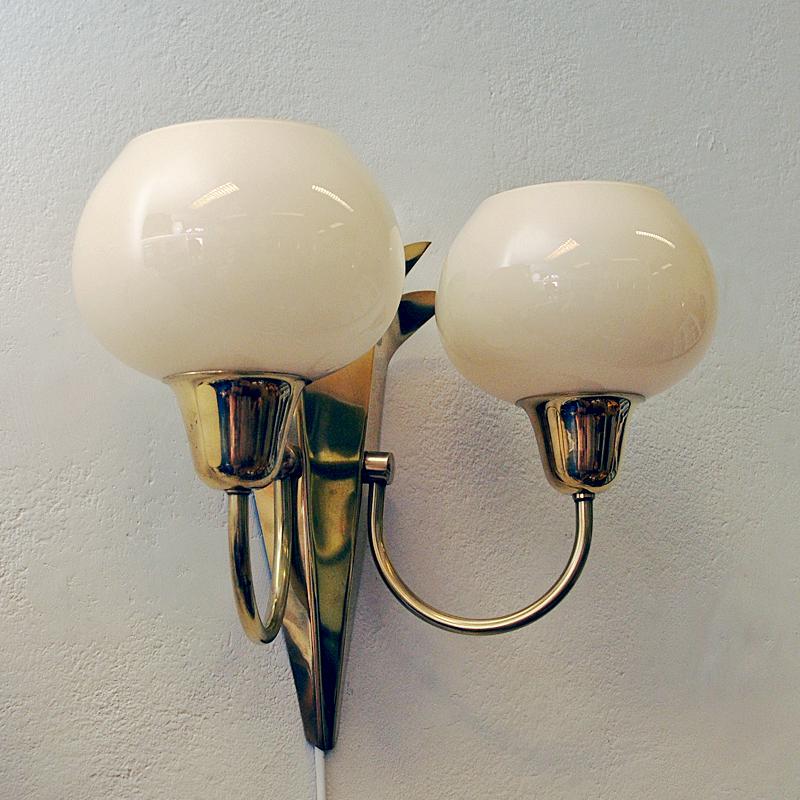 Vintage Pair of Norwegian Brass and Glass Wall Lamps by Br Sæther, 1940s For Sale 3