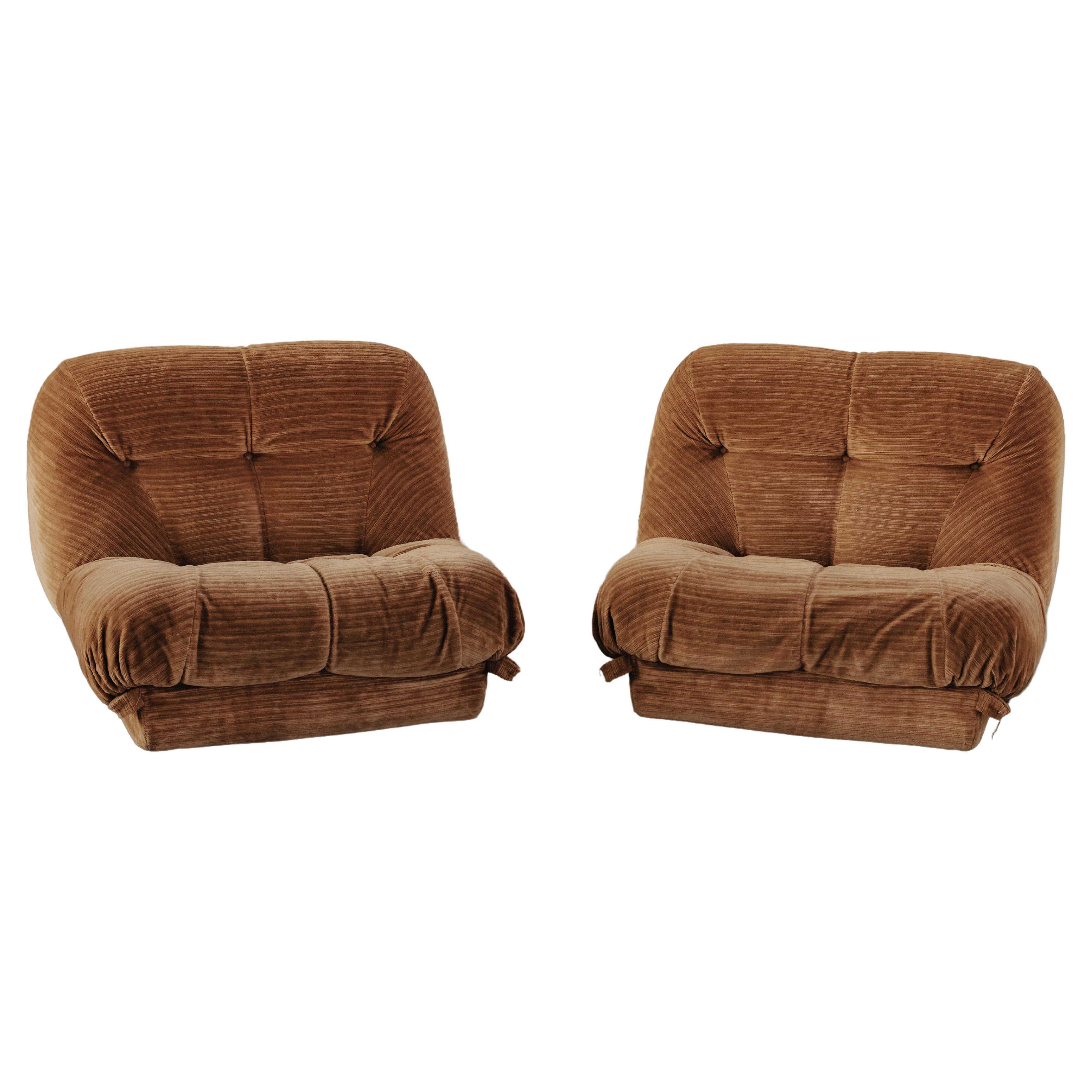 Vintage Pair Of Nuvolone Lounge Chairs From Padova, Italy 1970s