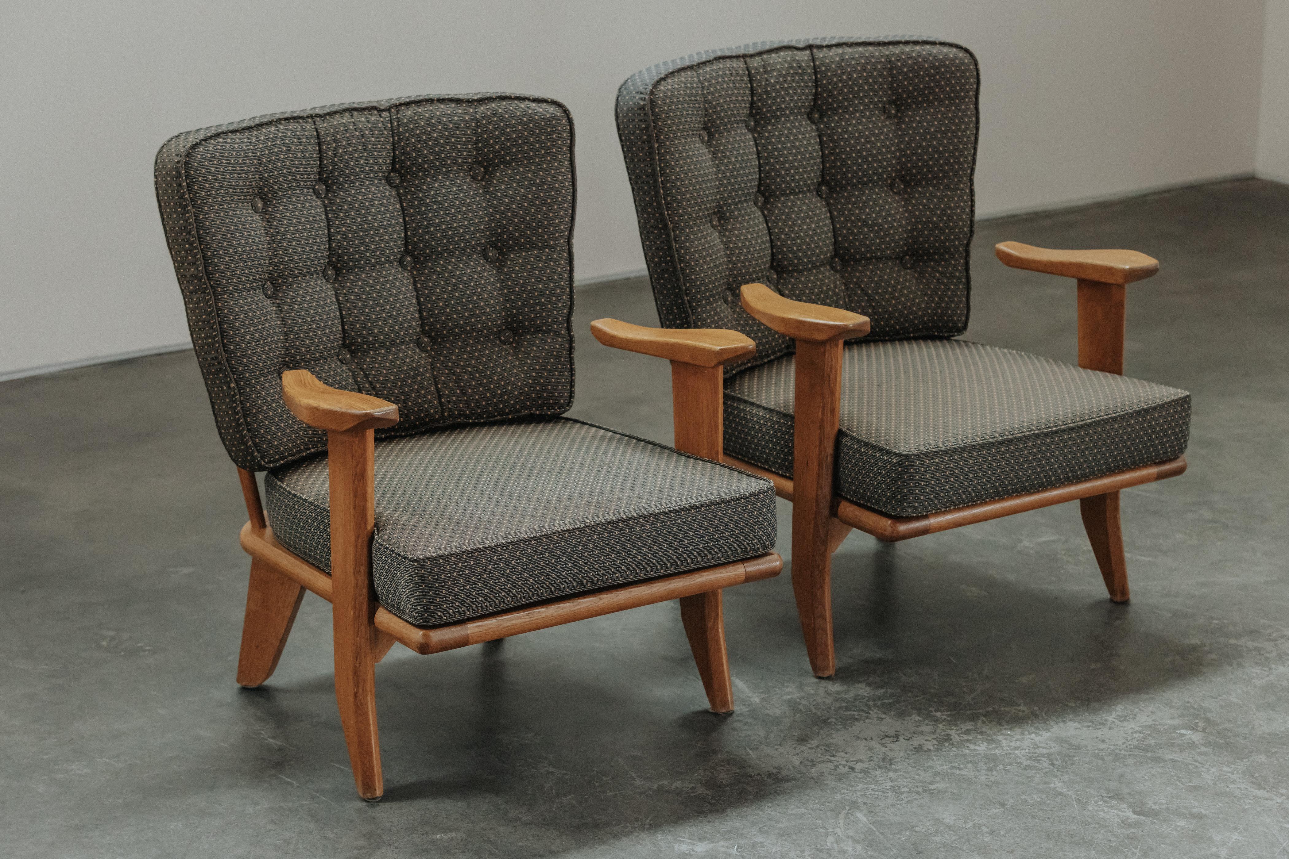 Vintage Pair Of Oak Lounge Chairs By Guillerme Et Chambron, France 1970s In Good Condition For Sale In Nashville, TN
