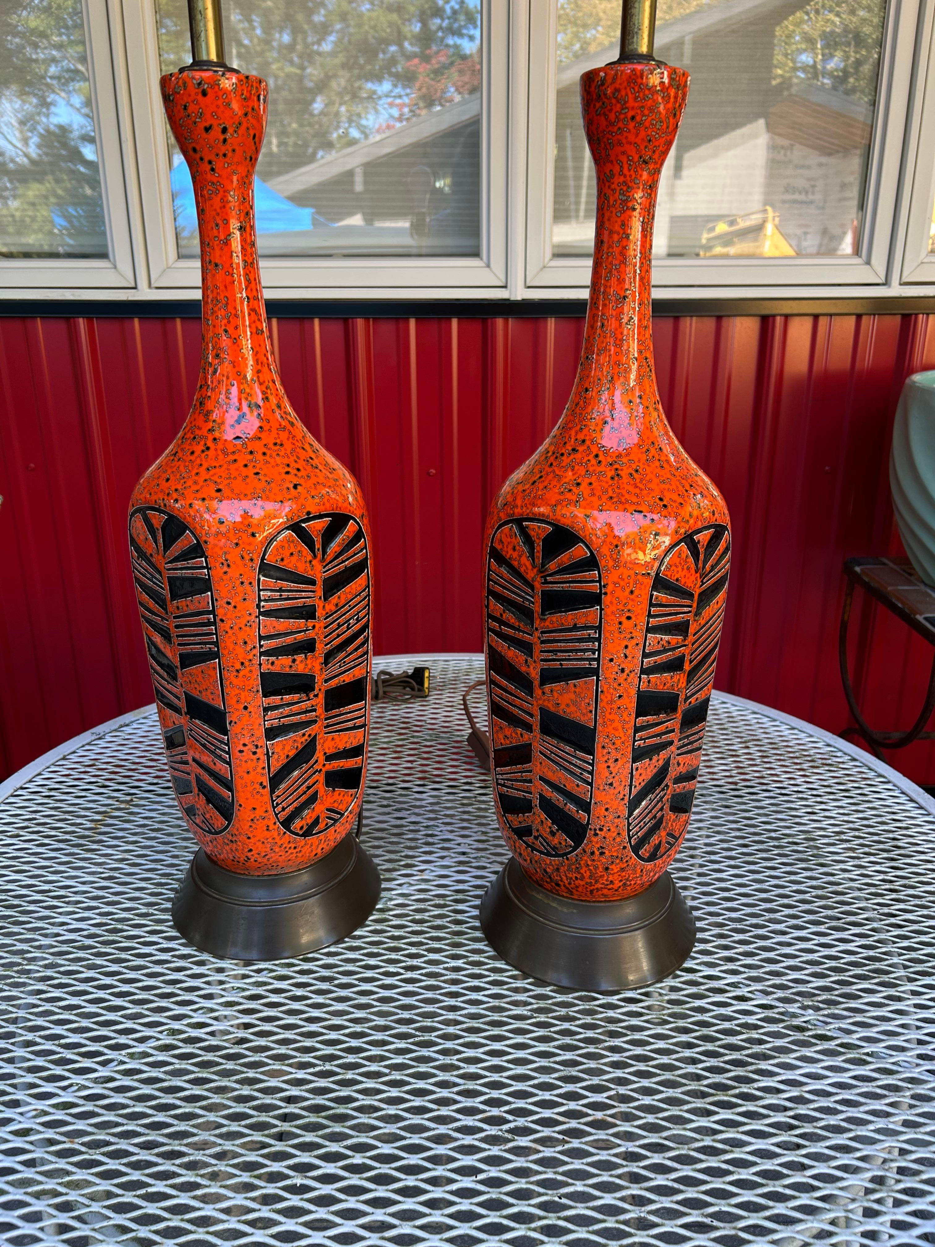 Vintage Pair of Orange Textured Keramik Tischlampen Mitte des Jahrhunderts Modern im Angebot 1