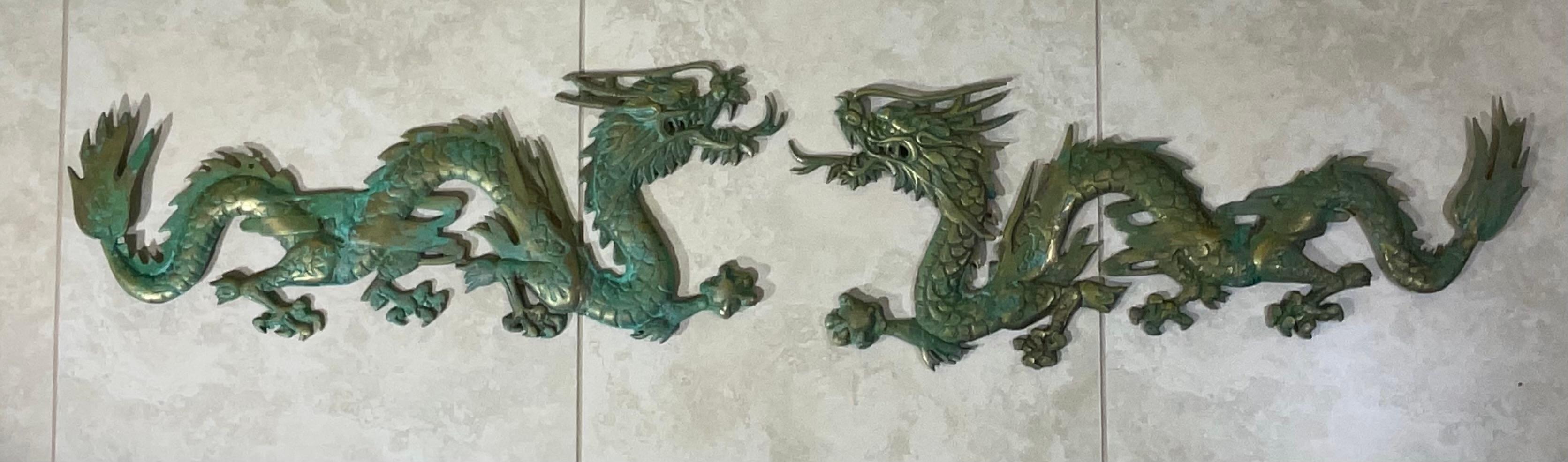 Par vintage de colgantes de latón adornados con dragones chinos - Detalles intrincados 1
