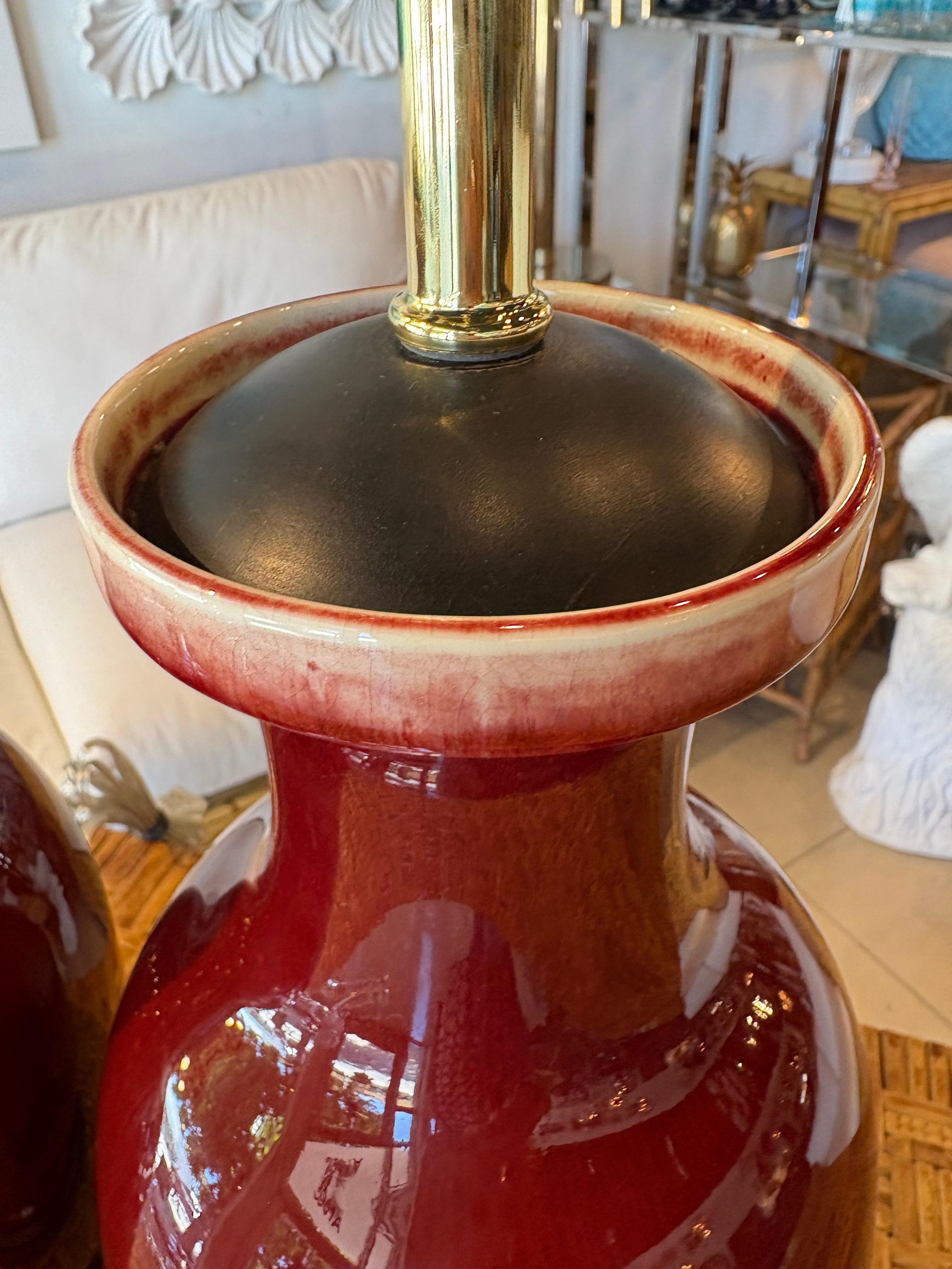 Vintage Pair of Oxblood Red Flambe Chinoiserie Tischlampen Newly Wired im Angebot 10