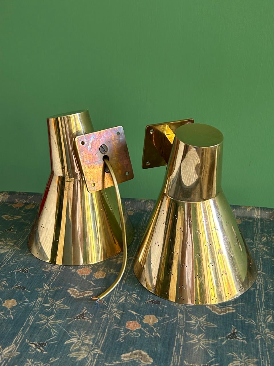 Vintage Pair of Paavo Tynell Wall Lights in Perforated Brass, Finland, 1950s For Sale 1