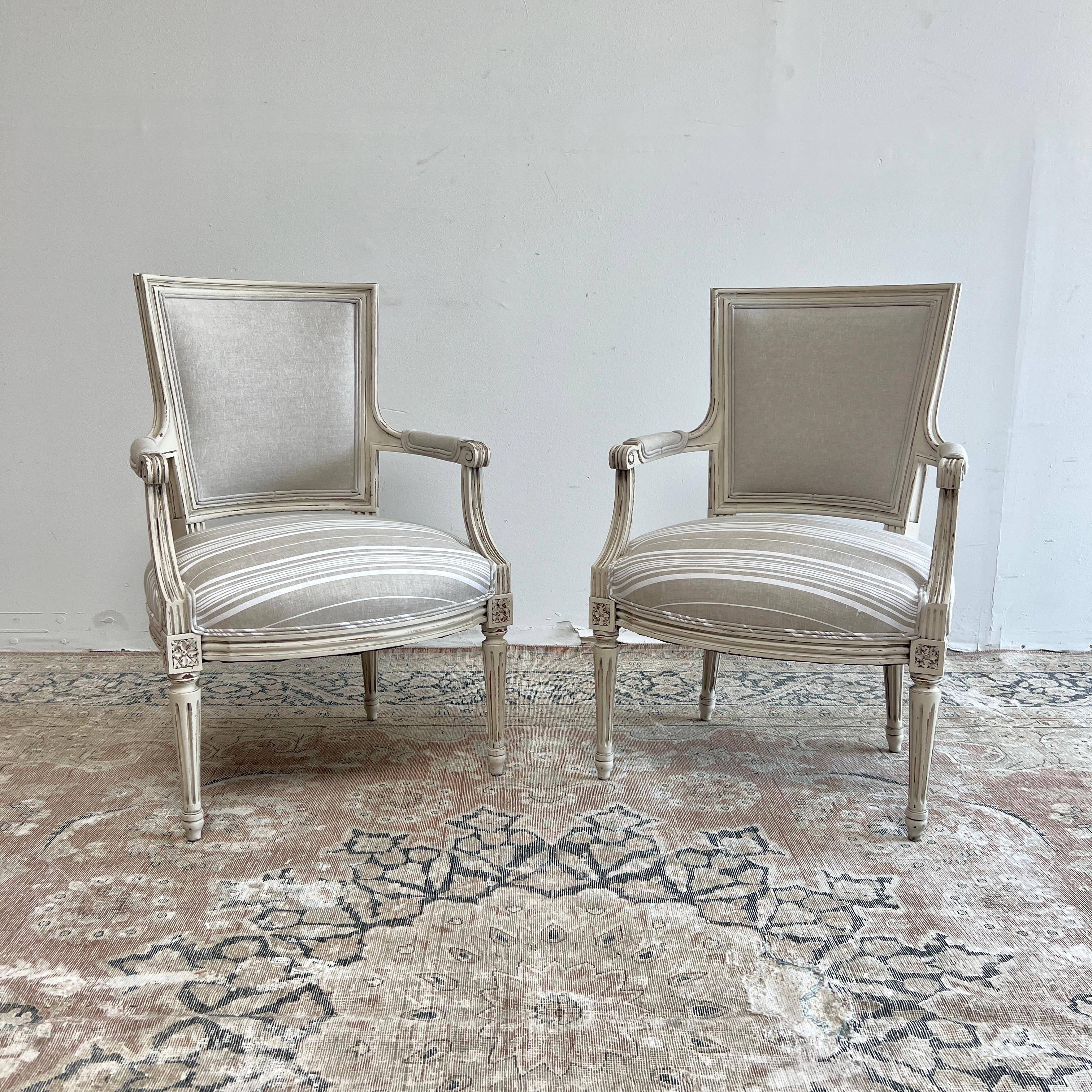 Vintage Pair of Painted and Upholstered French Louis XVI Style Open Arm Chairs For Sale 5