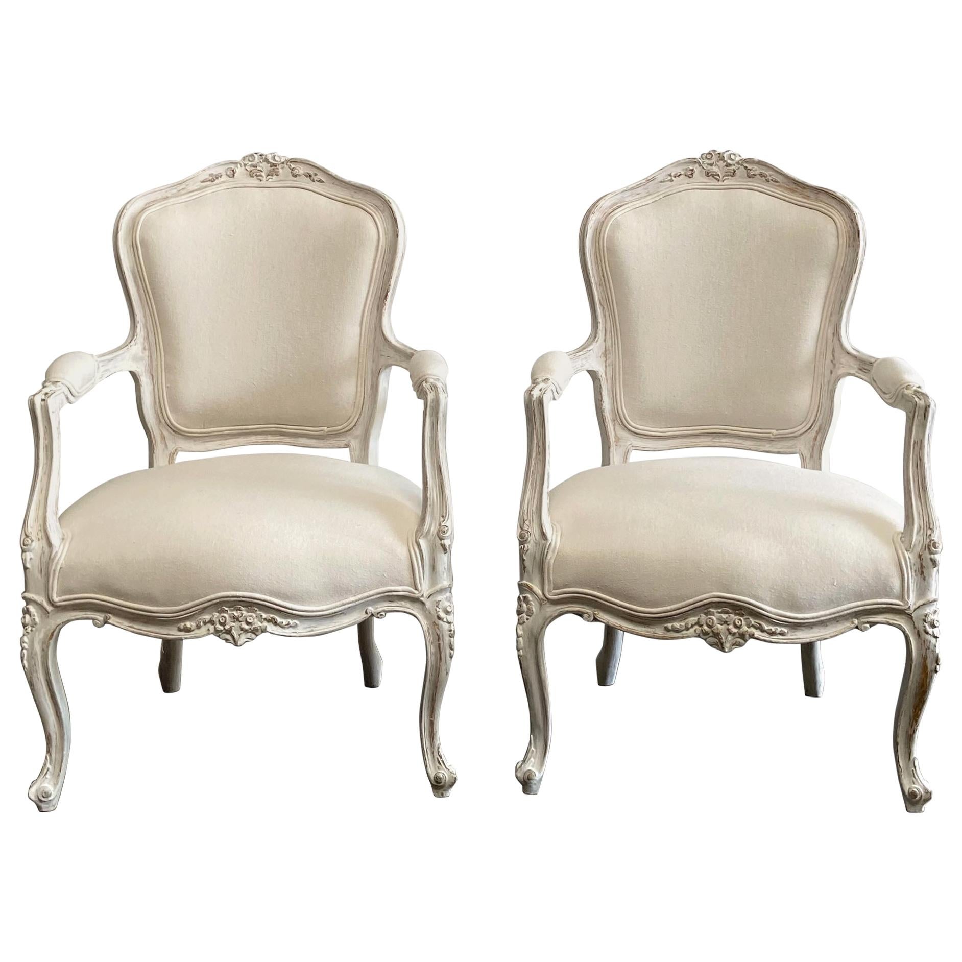 Paar bemalte und gepolsterte offene Vintage-Sessel im Louis-XV-Stil, Vintage