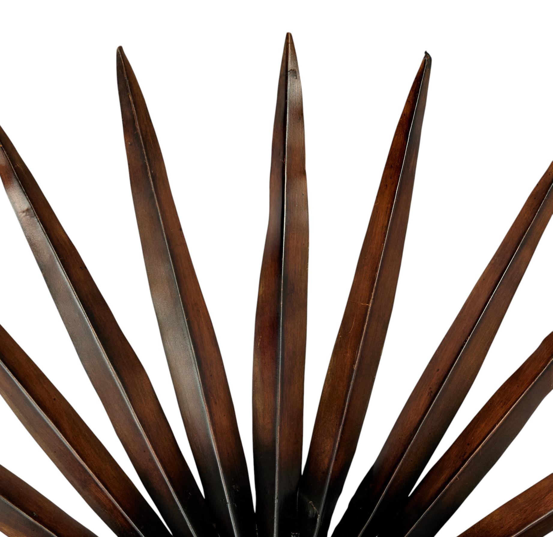Vintage Pair of Painted Metal Palm Frond Wall Ornaments (Italienisch) im Angebot
