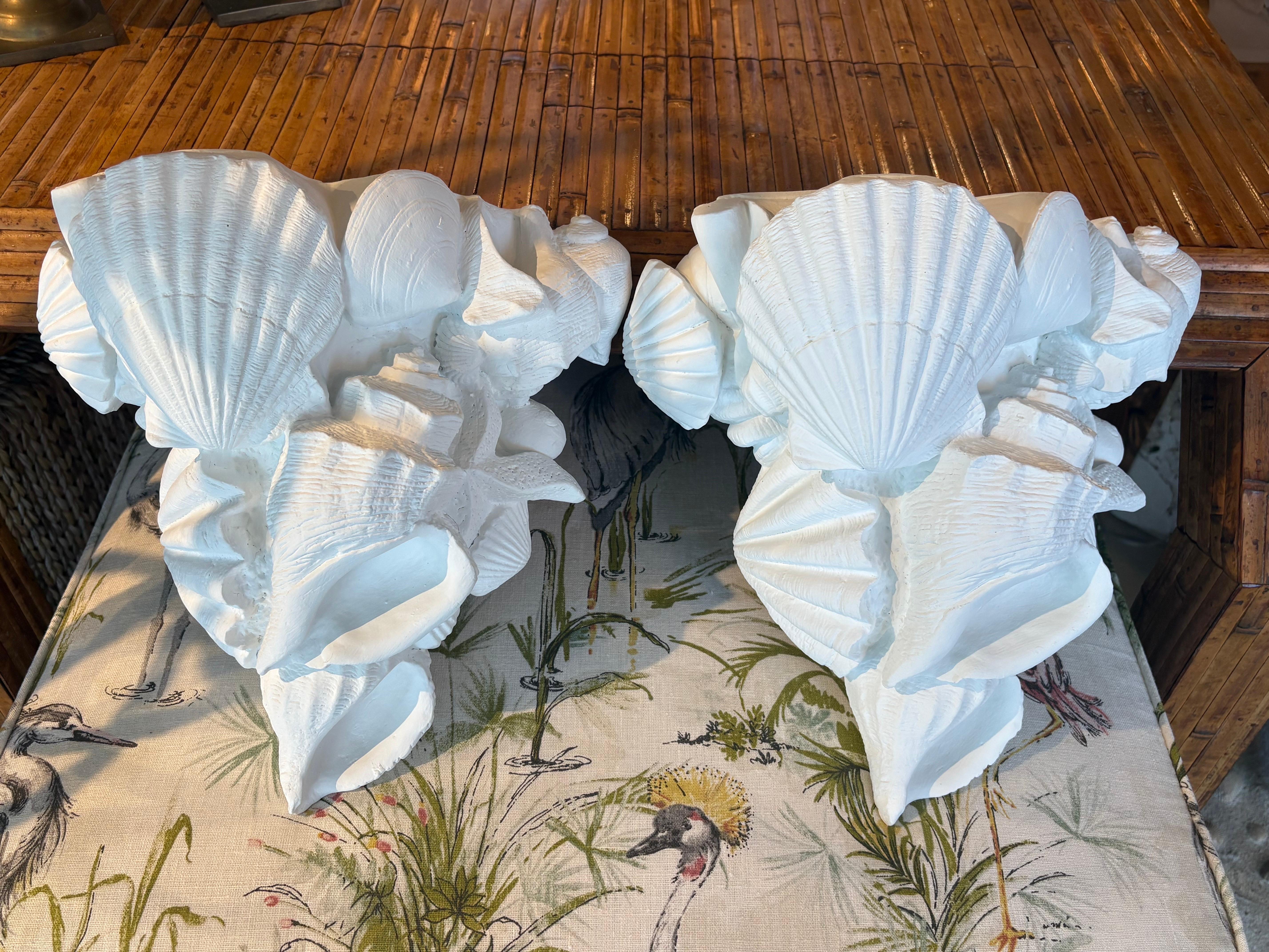 Paar weiße Vintage-Wandleuchter aus Palm Beach Muschel-Muschel-Muschel-Muschelschalen, lackiert, weiß im Angebot 3