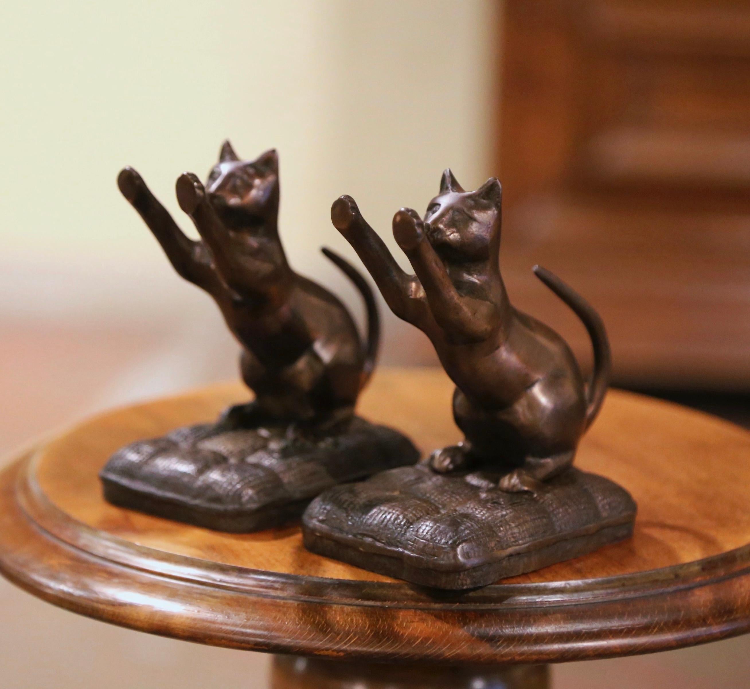 Vintage Pair of Patinated Bronze Cat Bookends  In Excellent Condition In Dallas, TX
