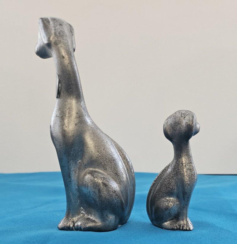 Paar Zinn-Hunde, Mutter und Pup-CLOSING-VERKAUF, SCHLUSSVERKAUF im Angebot 2
