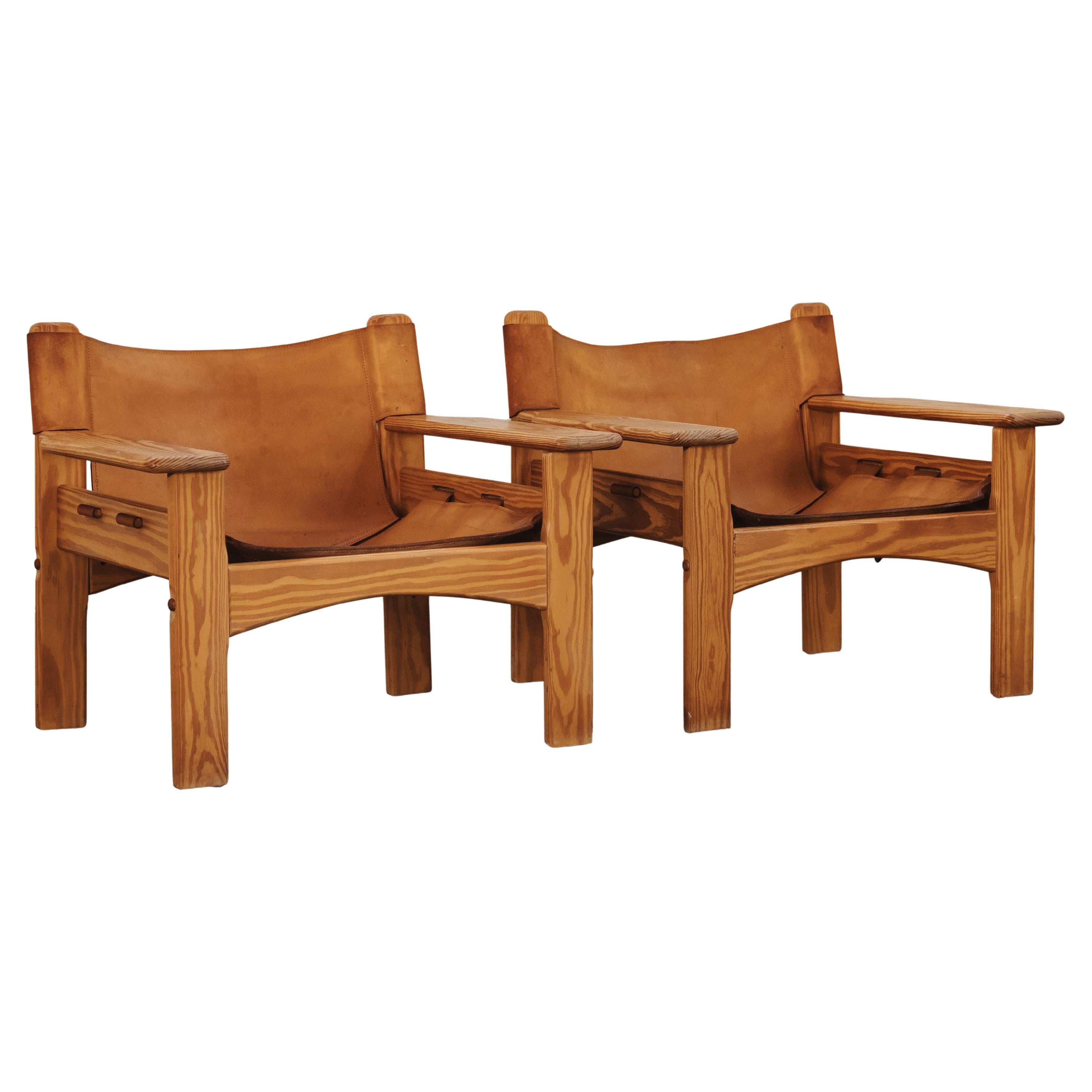 Vintage Pair Of Pine And Leather Safari Chairs From Denmark, Circa 1970 im Angebot
