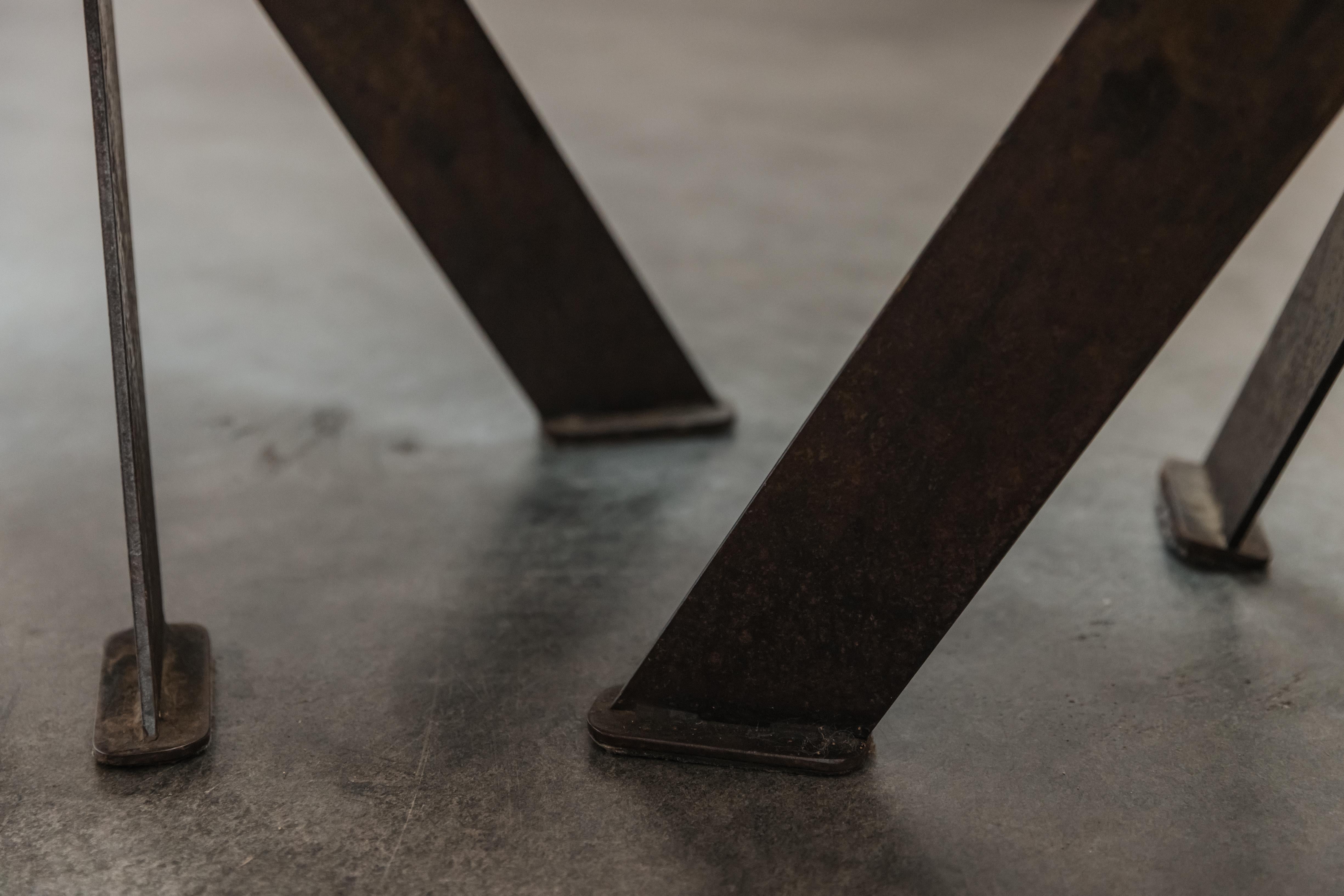Milieu du XXe siècle Paire de tables basses vintage en pin de France, vers 1960 en vente