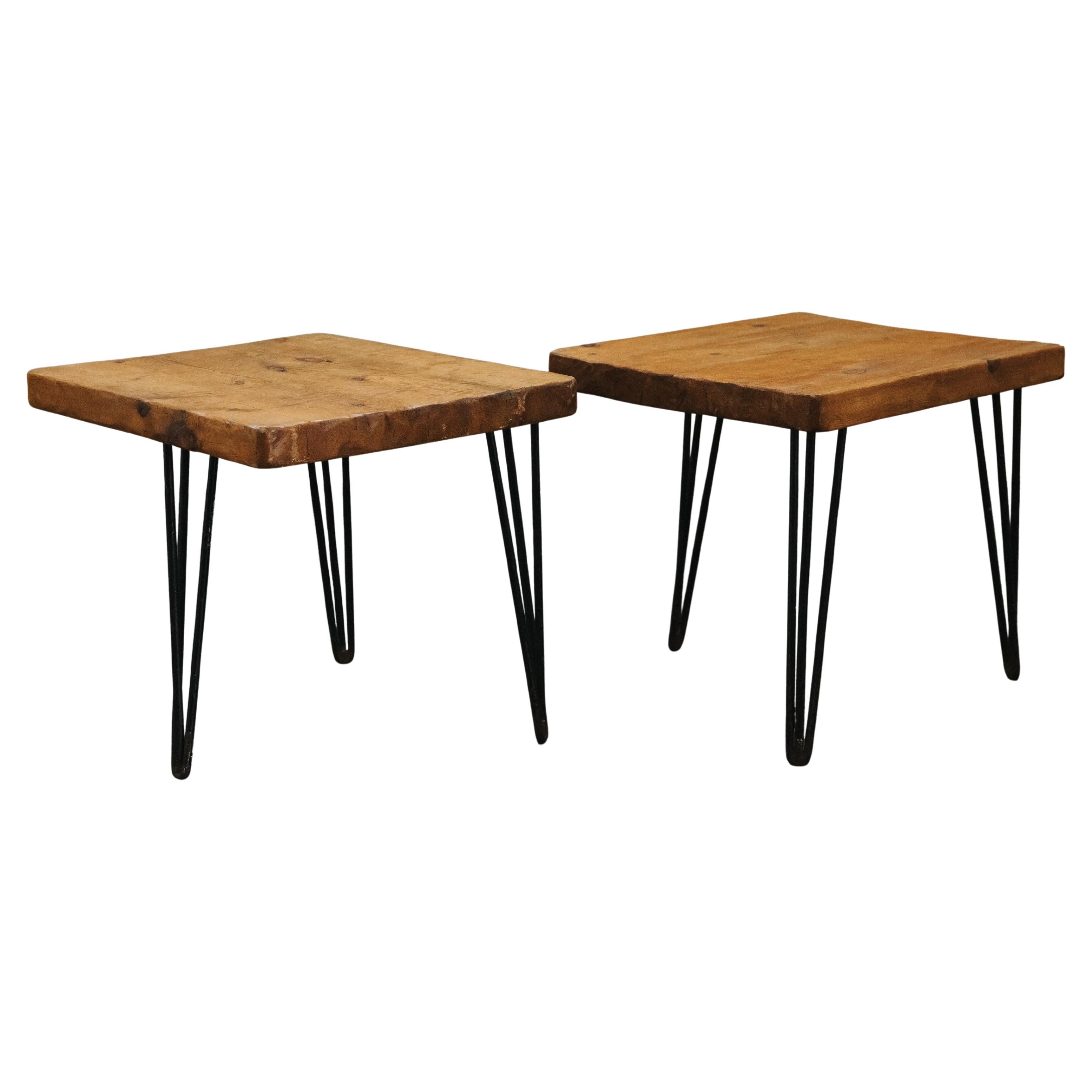 Pareja Vintage De Mesas Auxiliares De Pino De Un Restaurante En Francia, Circa 1960 en venta