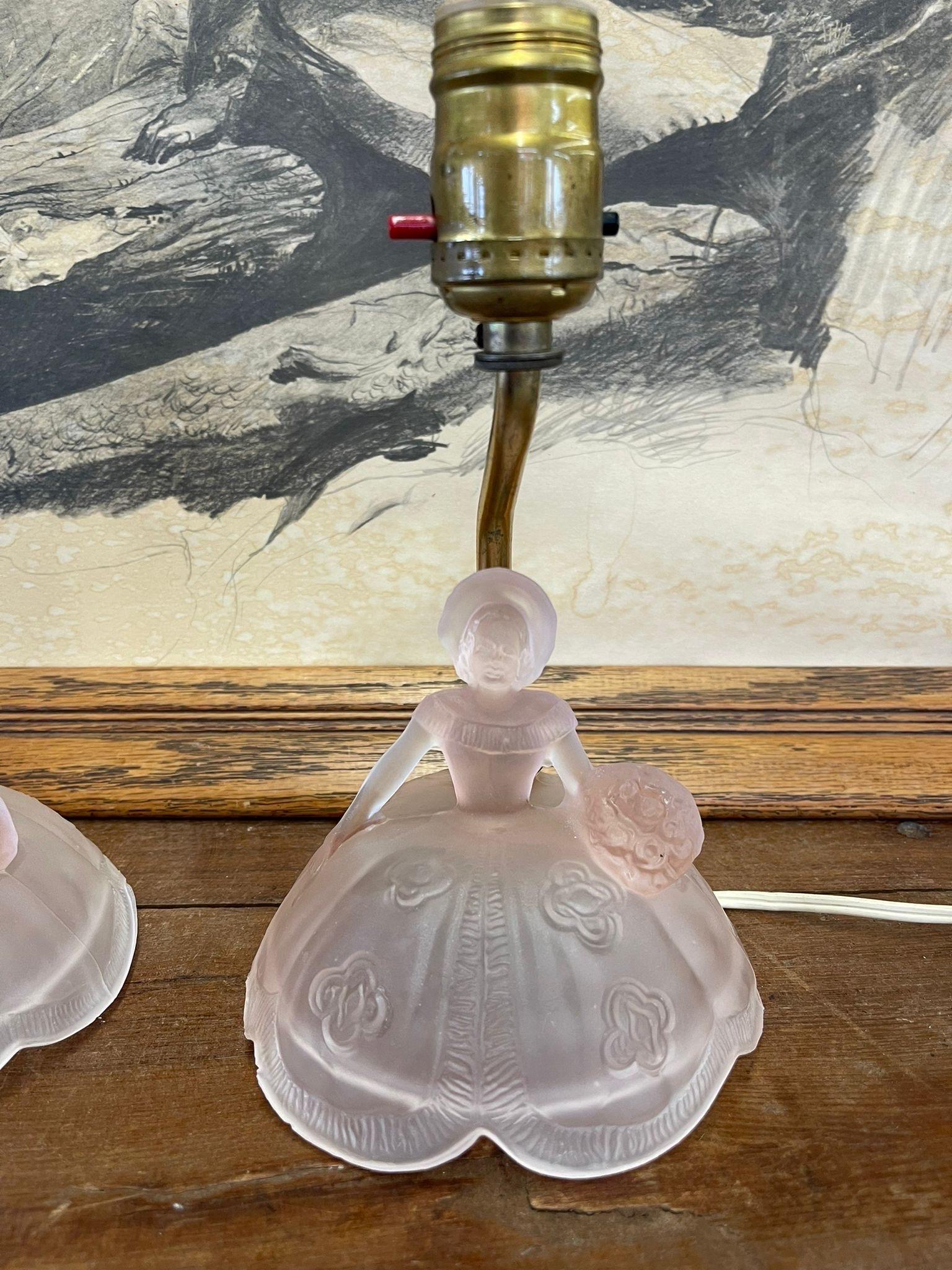 Mid-20th Century Vintage Pair of Pink Toned Southern Belle Table Lamps With Frosted Glass Base. For Sale