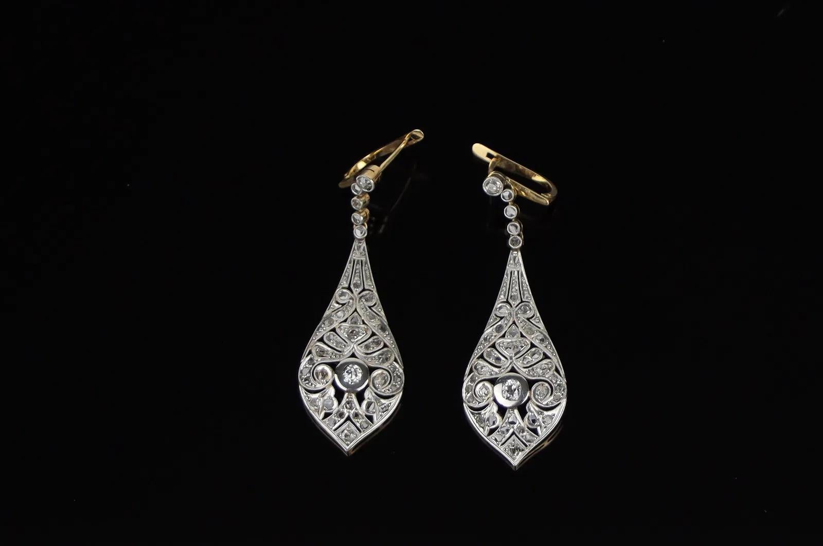 Vintage Paar Platin & 18K Gold Diamant-Ohrringe im Angebot 3