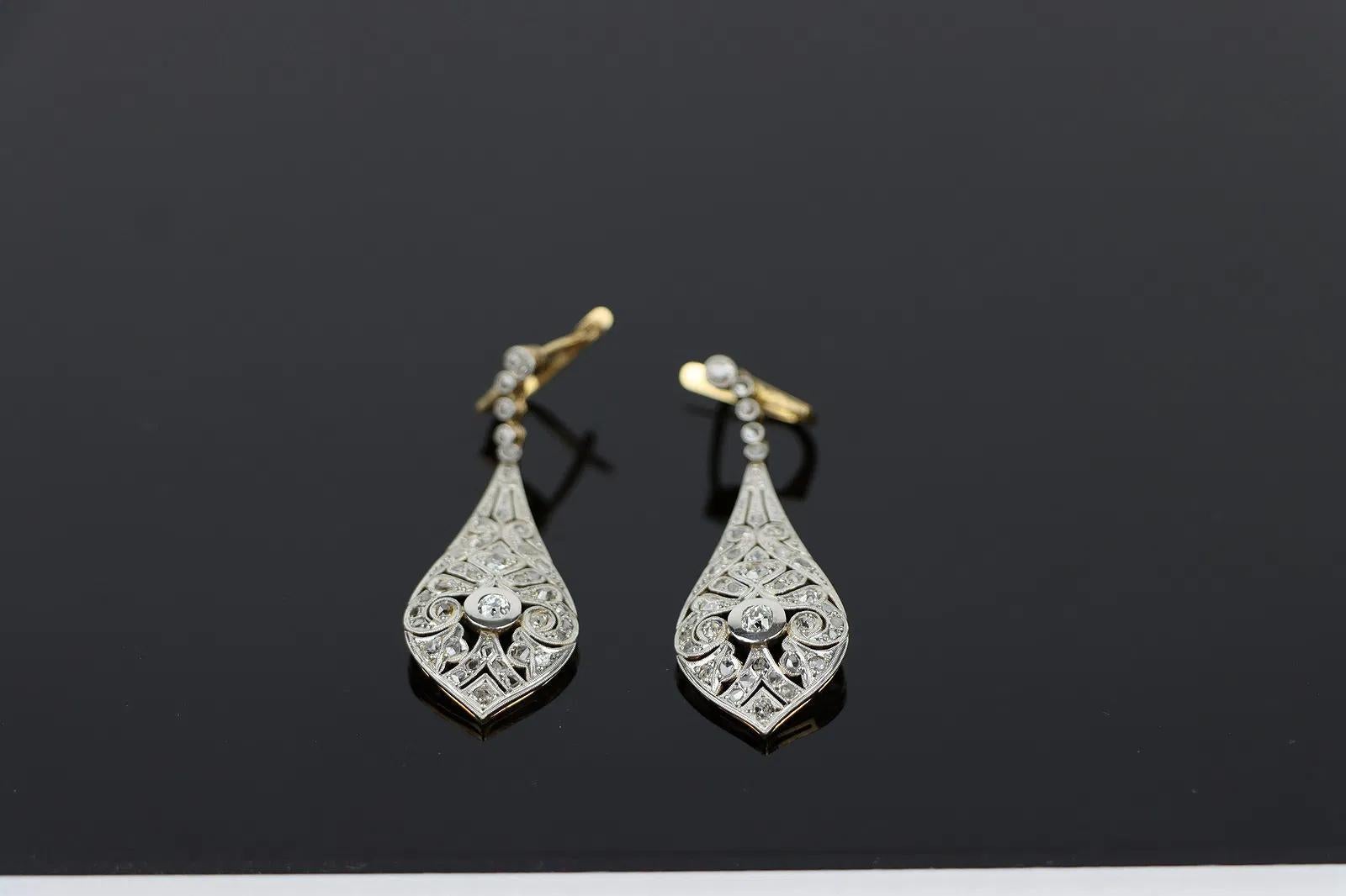 Vintage Paar Platin & 18K Gold Diamant-Ohrringe im Angebot 4