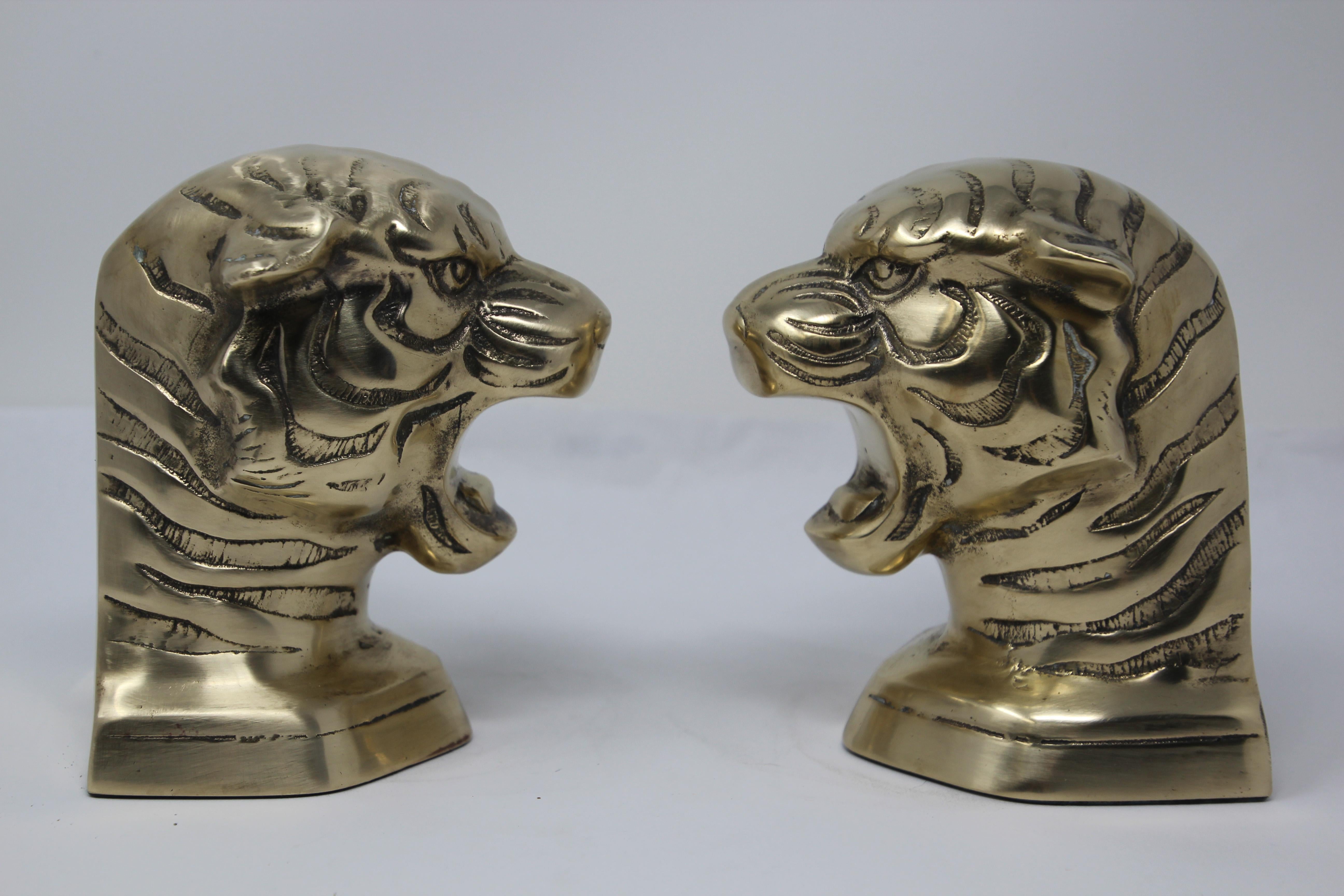 Vintage Pair of Polished Cast Brass Tigers Bookends, circa 1950 In Good Condition In North Hollywood, CA