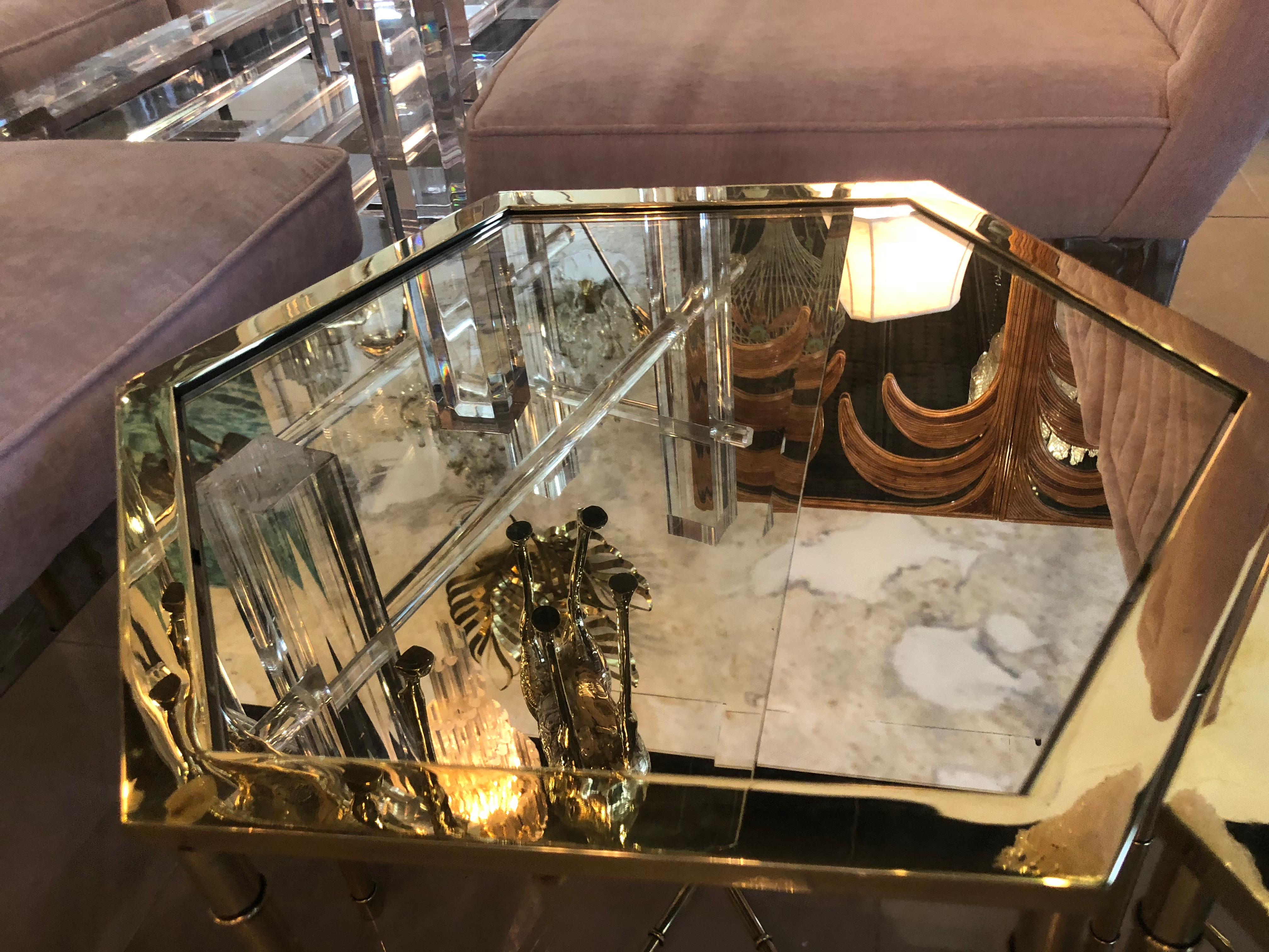 Vintage Pair Polished Brass Mastercraft End Side Beverage Tables Antique Mirror (Hollywood Regency)