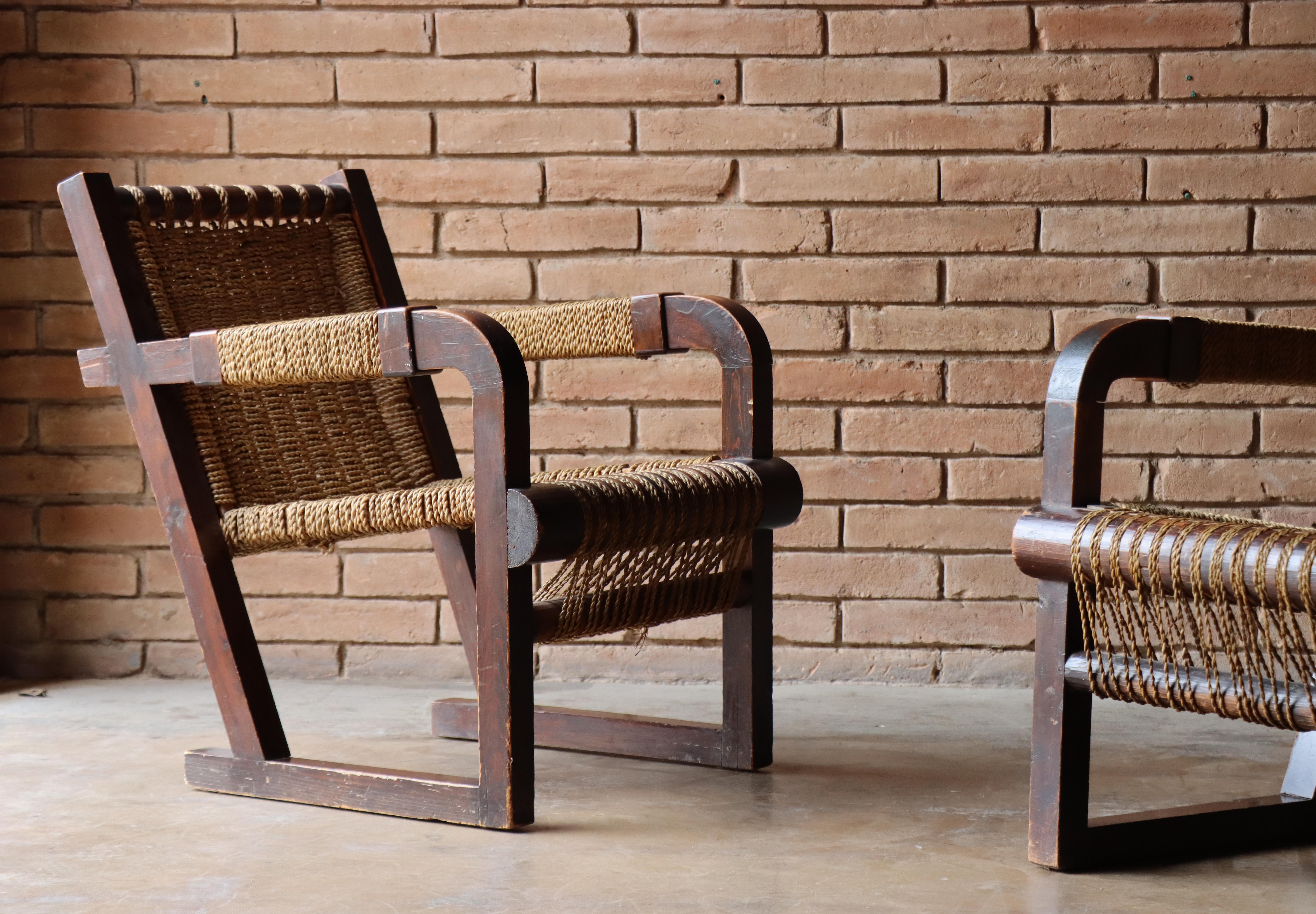 Français Paire de chaises en corde Attr à Francis Jourdain, 1950 en vente