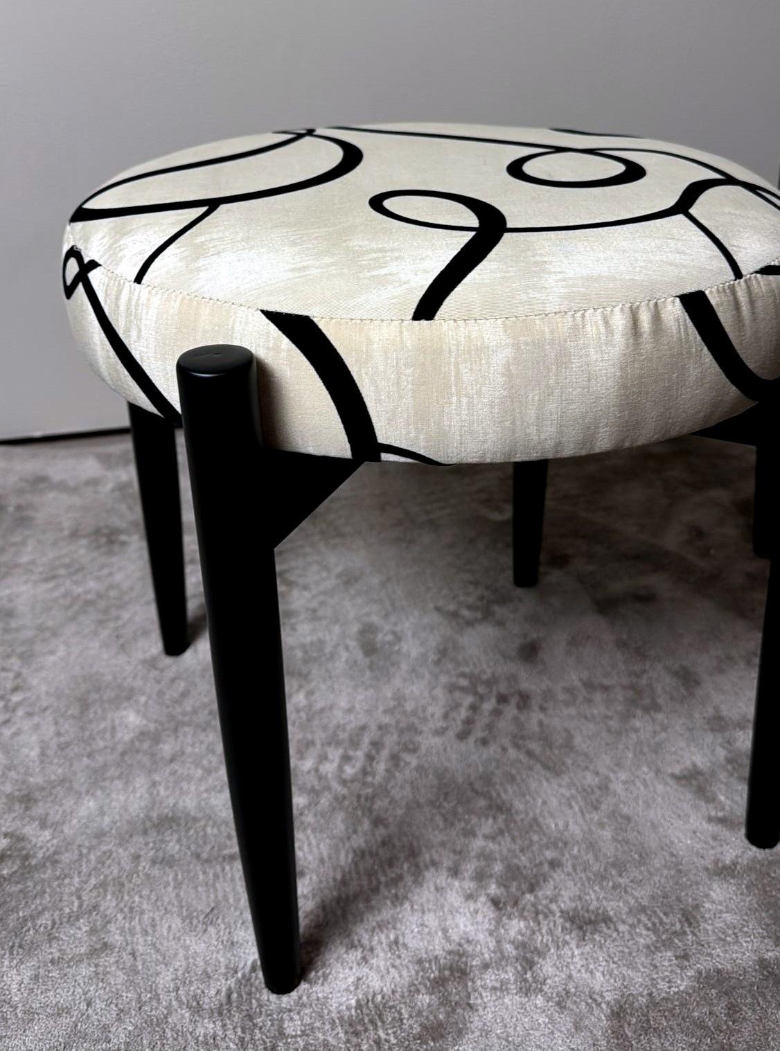 Vintage Pair of Round Italian Stools in Ebonized Wood and Dedar Fabric For Sale 8