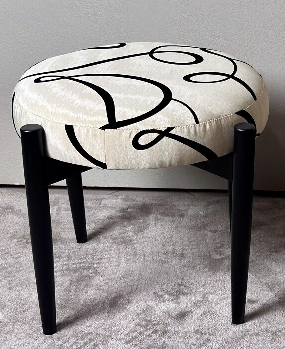 Vintage Pair of Round Italian Stools in Ebonized Wood and Dedar Fabric For Sale 9
