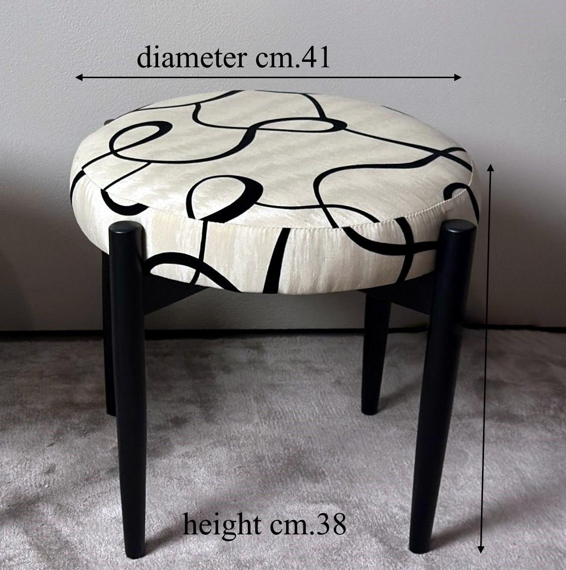 Vintage Pair of Round Italian Stools in Ebonized Wood and Dedar Fabric For Sale 11