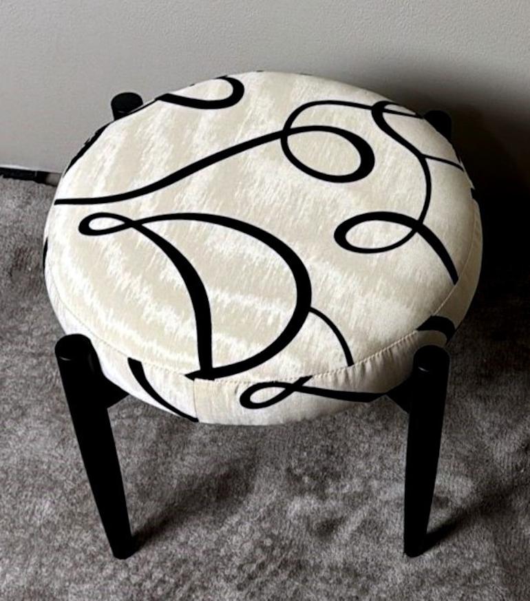 20th Century Vintage Pair of Round Italian Stools in Ebonized Wood and Dedar Fabric For Sale