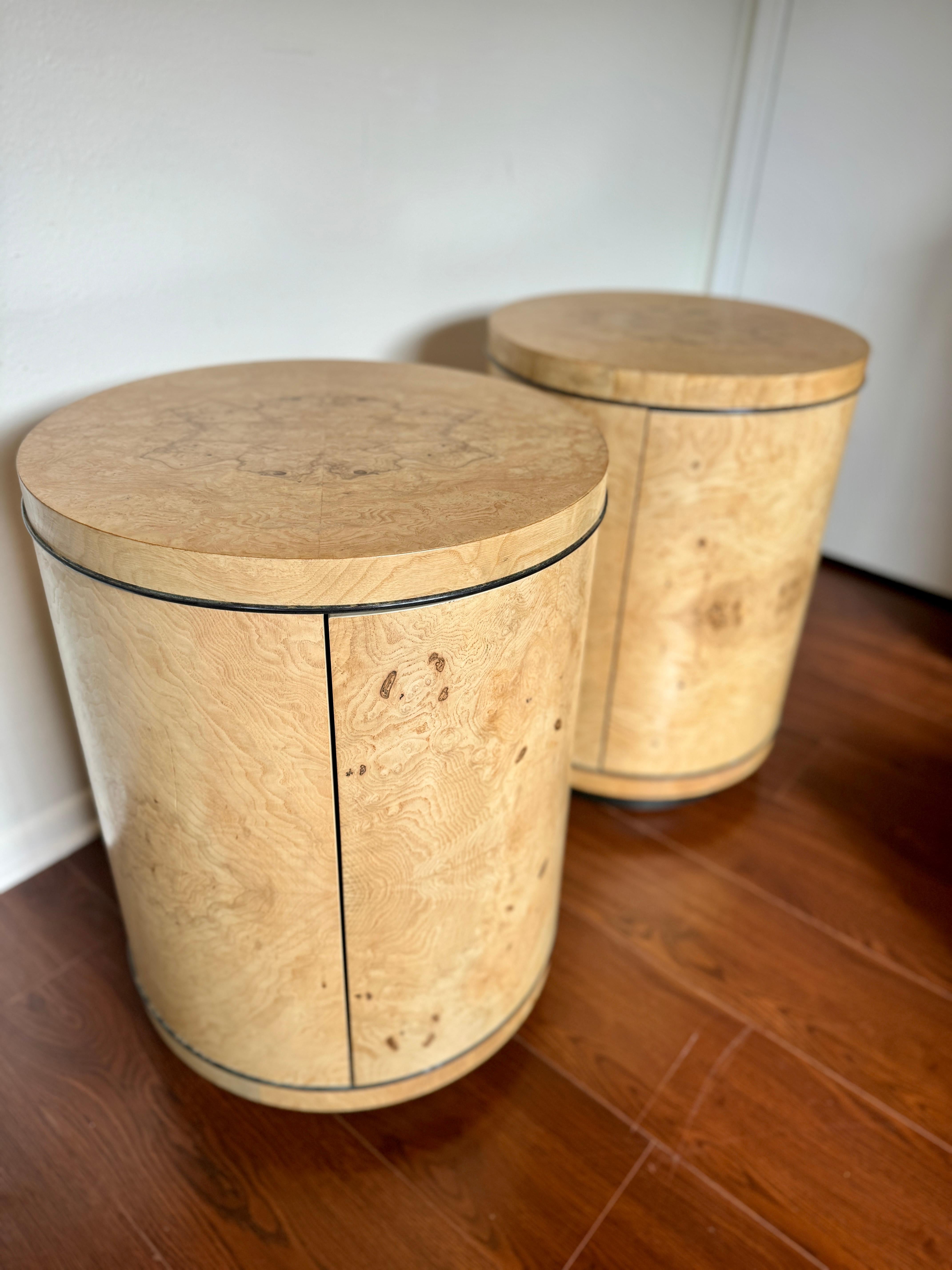 Post-Modern Vintage pair of Scene II burl drum side tables by Henredon, circa 1980s For Sale