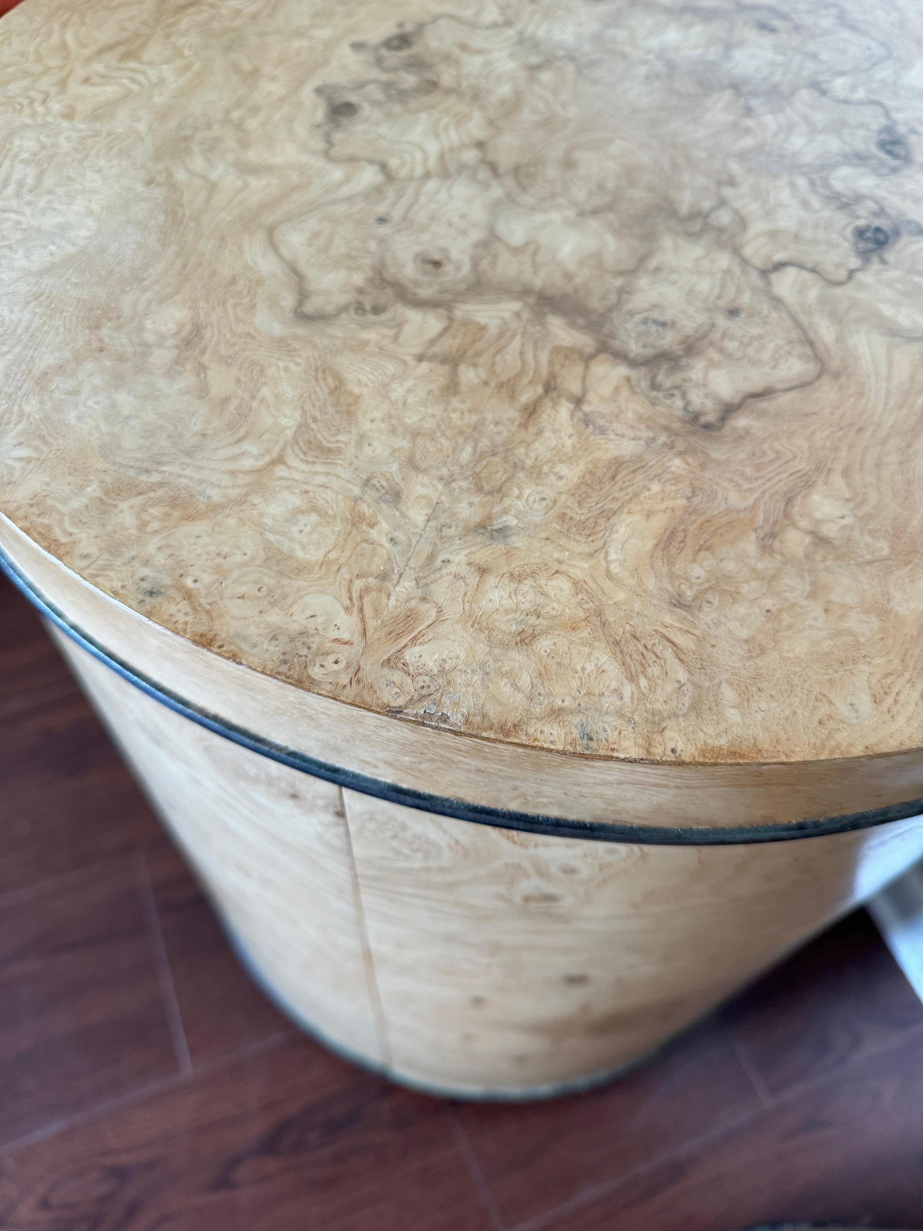 Burl Vintage pair of Scene II burl drum side tables by Henredon, circa 1980s For Sale