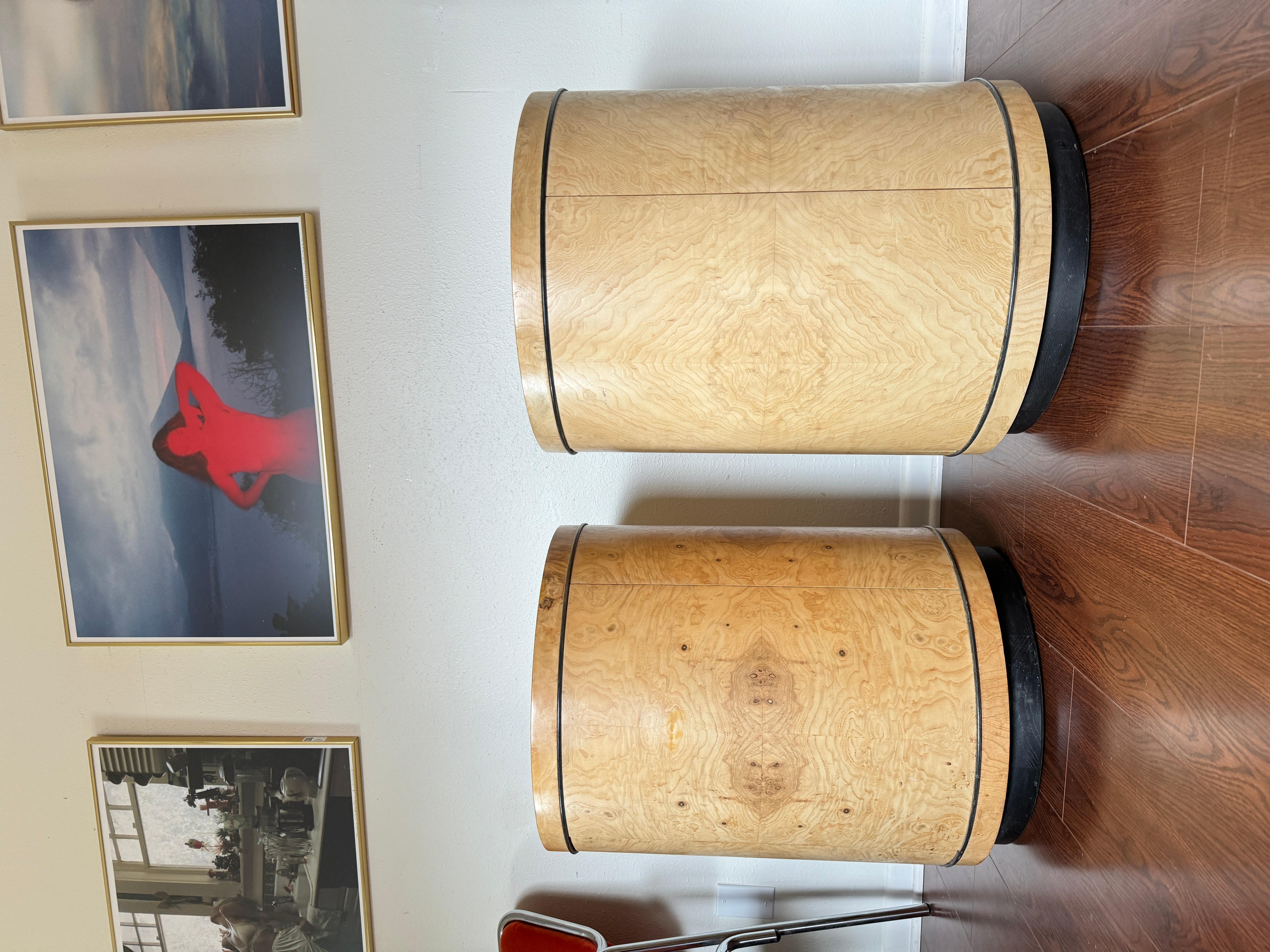 Vintage pair of Scene II burl drum side tables by Henredon, circa 1980s For Sale 1