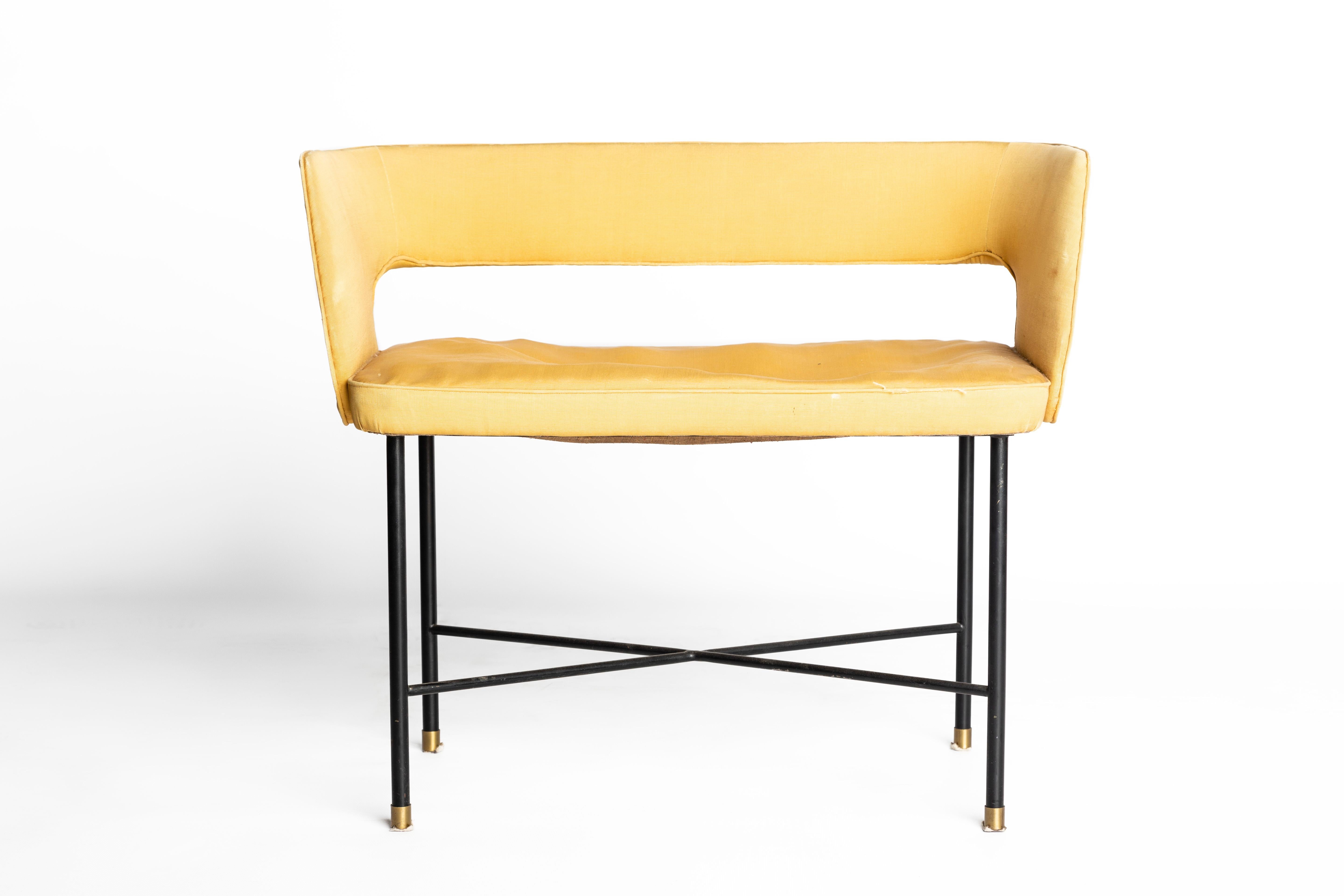 Pair of seats designed by Gigi Radice and Enrico Meroni.
Structure in varnished metal astragal, fabric-coated padding, ends in brass.
Realized in Italy, 1950s.
Good conditions.