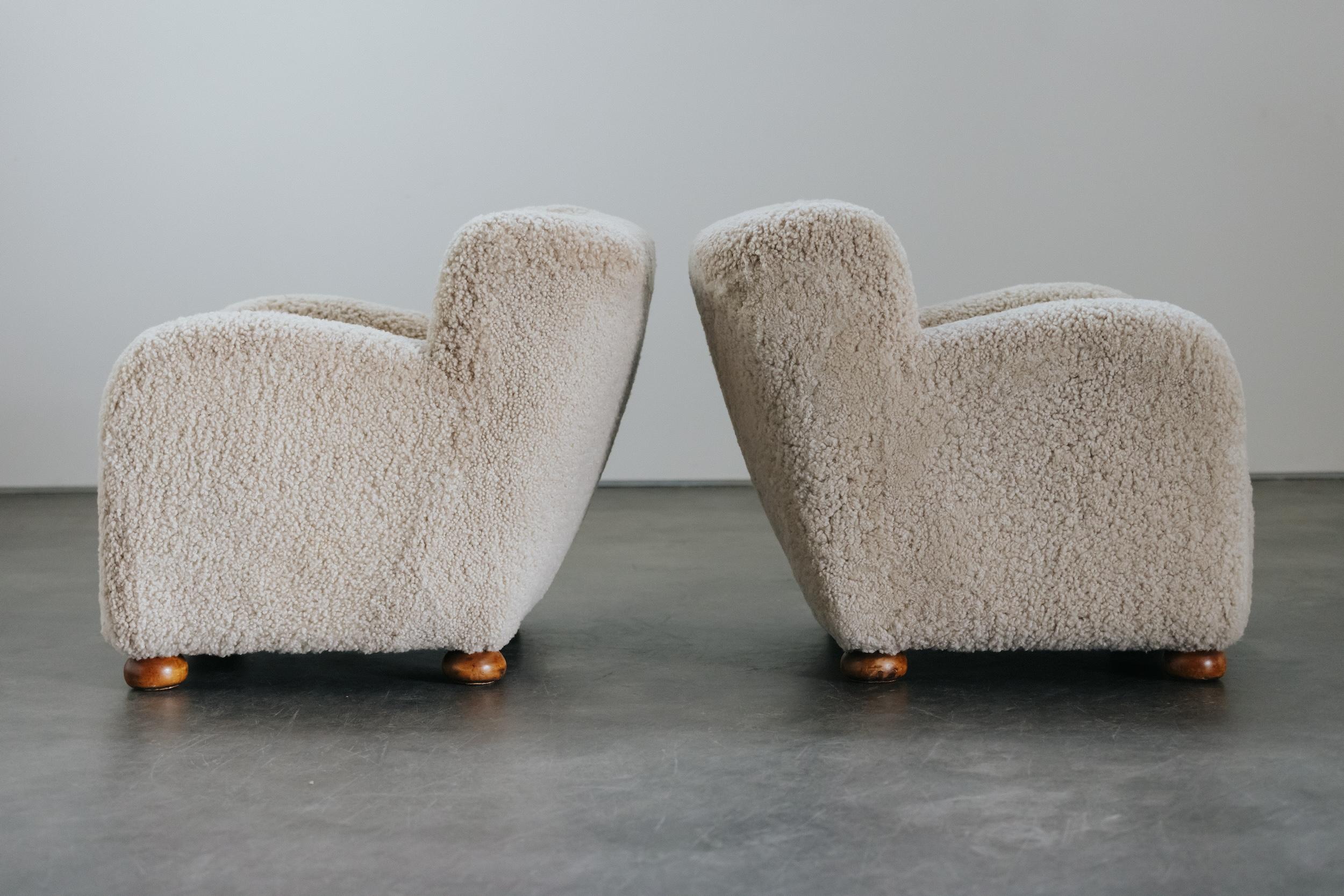 Vintage Pair Of Shearling Cabinetmaker Lounge Chairs From Denmark, Circa 1950 1