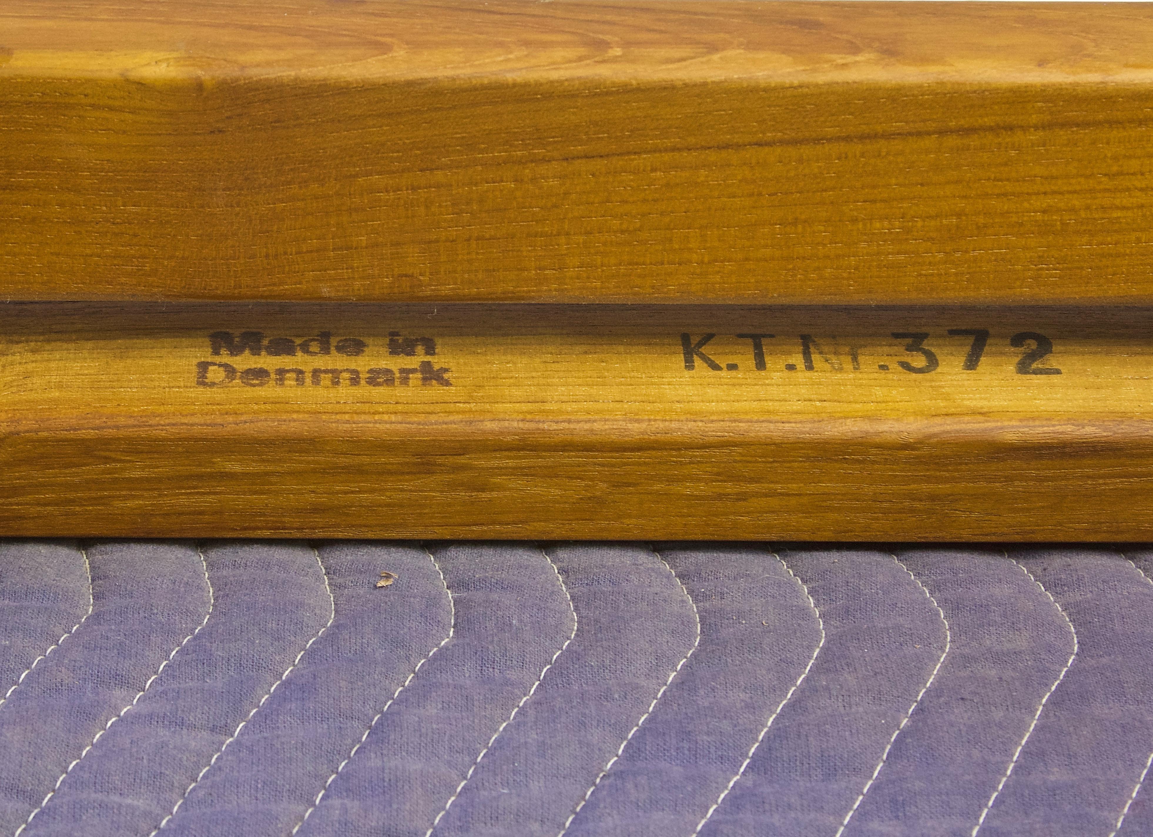 Paire de tables d'appoint danoises vintage signées avec menuiserie exposée en teck, années 1960 en vente 1