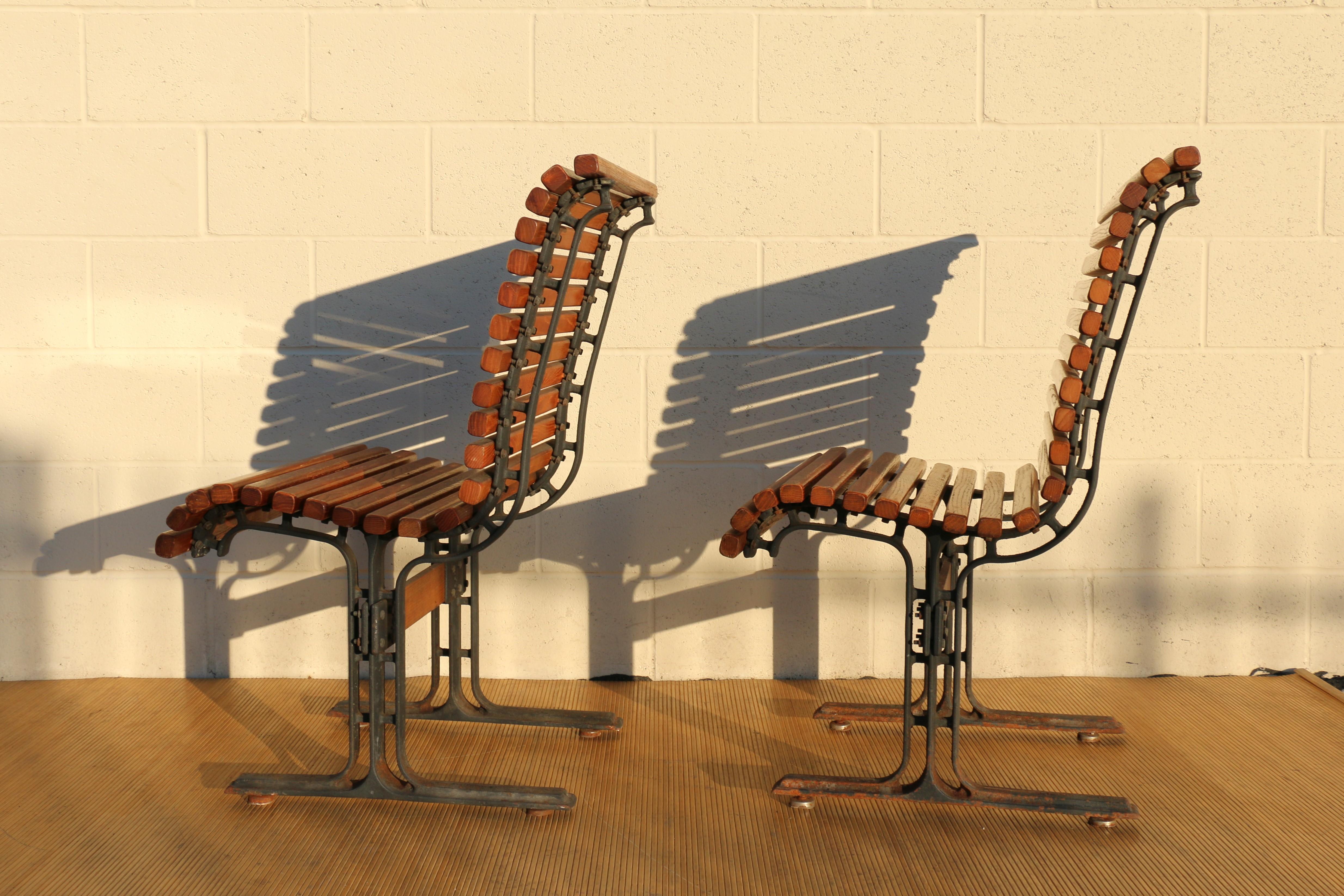 Américain Paire de bancs en chêne à lattes fabriqués par Falcon, vers 1950 en vente
