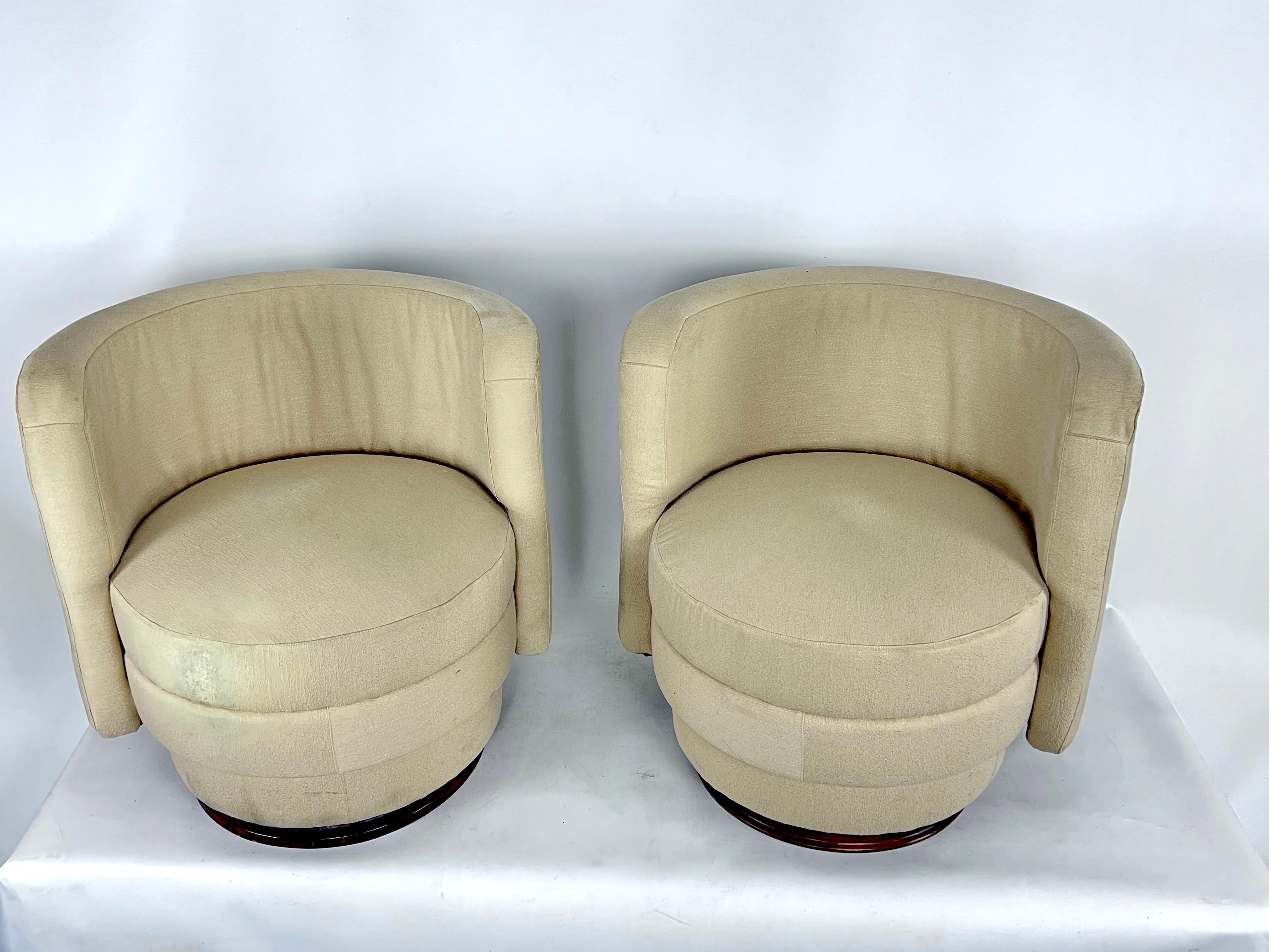 Pareja Vintage de Pequeños Sillones Italianos de Estilo Art Decó, Años 70 Moderno de mediados de siglo en venta