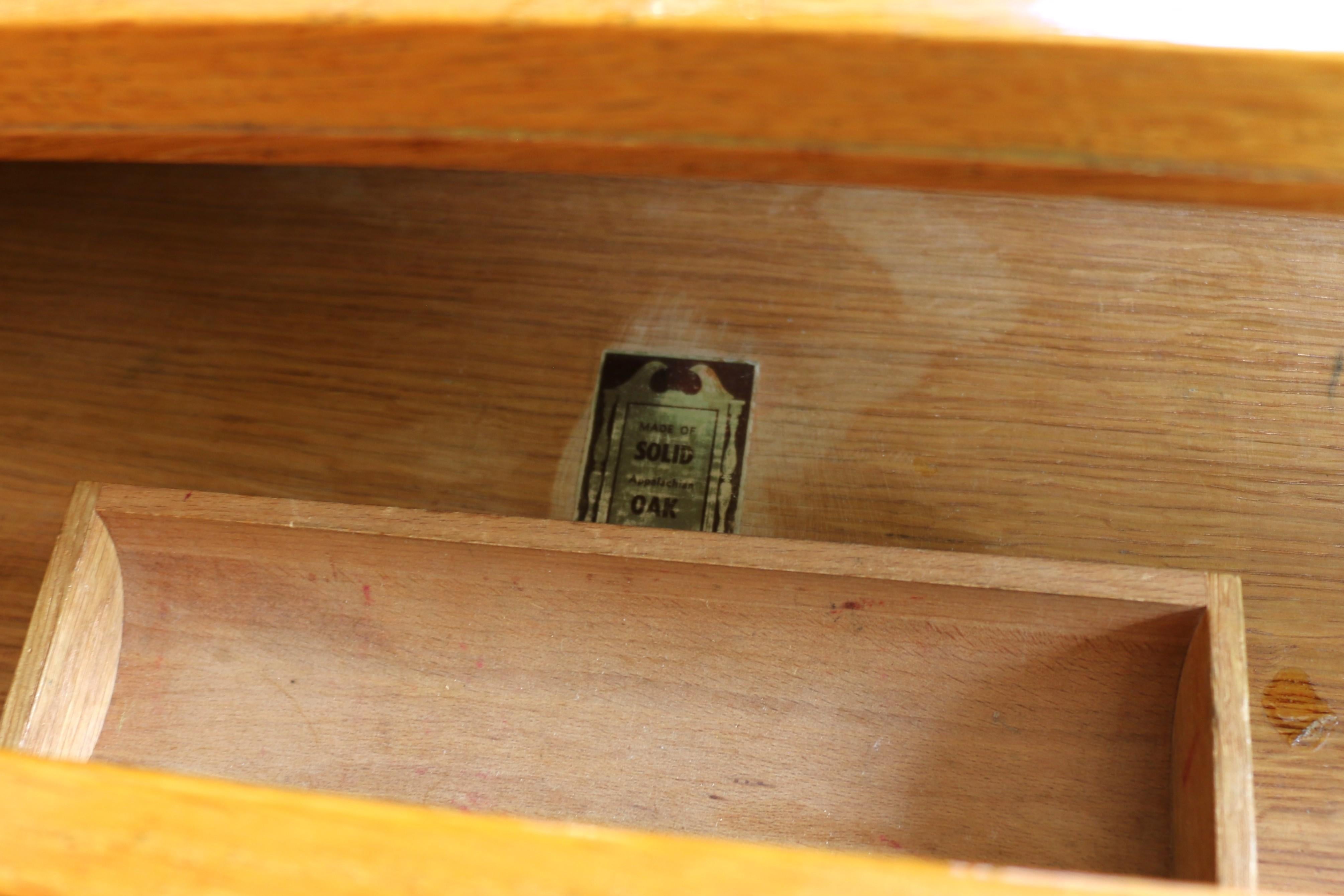 Quercia Coppia di cassettiere vintage in Oak massiccio, anni '40 in vendita