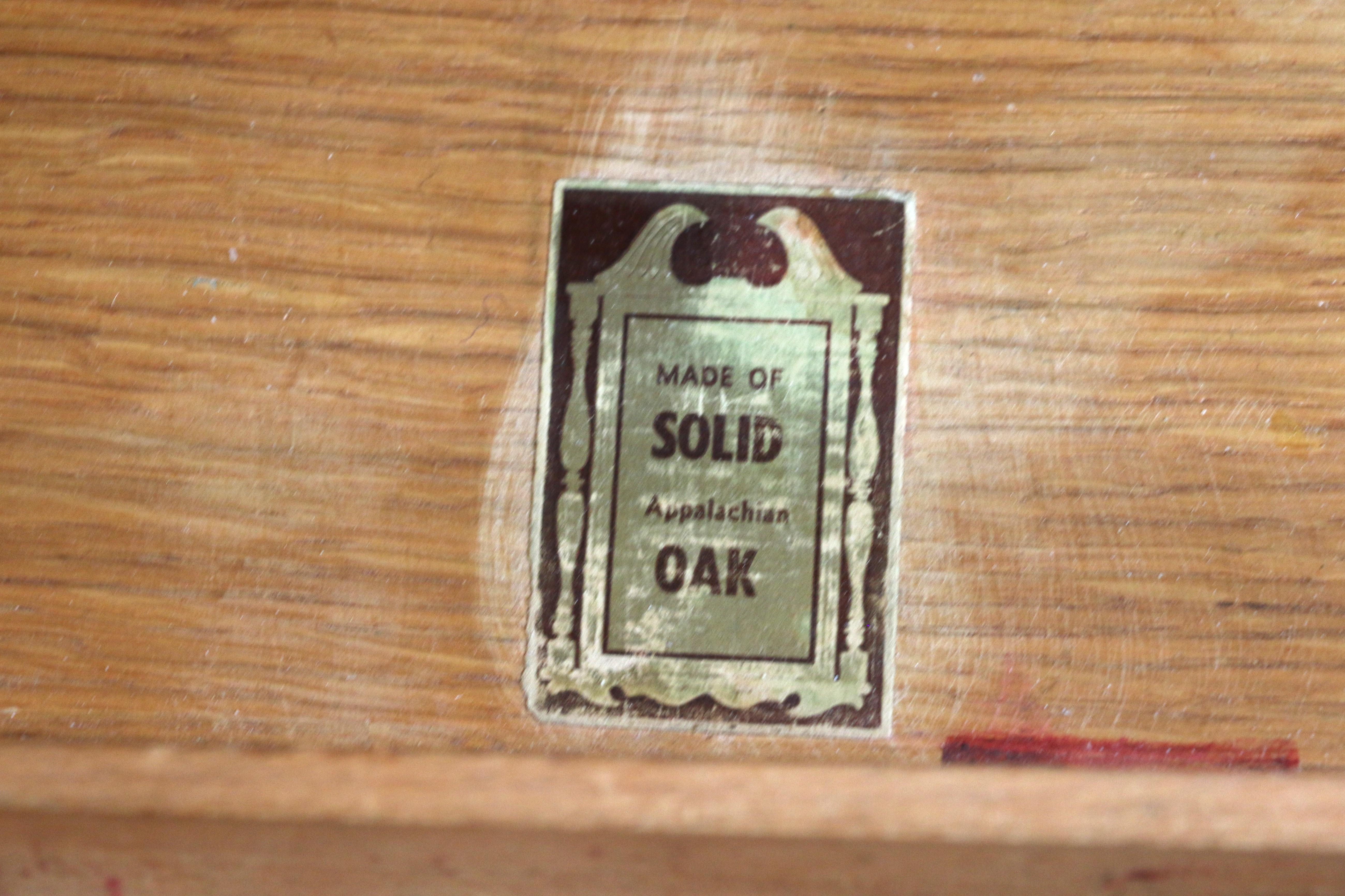 Coppia di cassettiere vintage in Oak massiccio, anni '40 in vendita 1