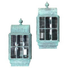 Vintage Paire de lanternes murales en laiton massif patiné