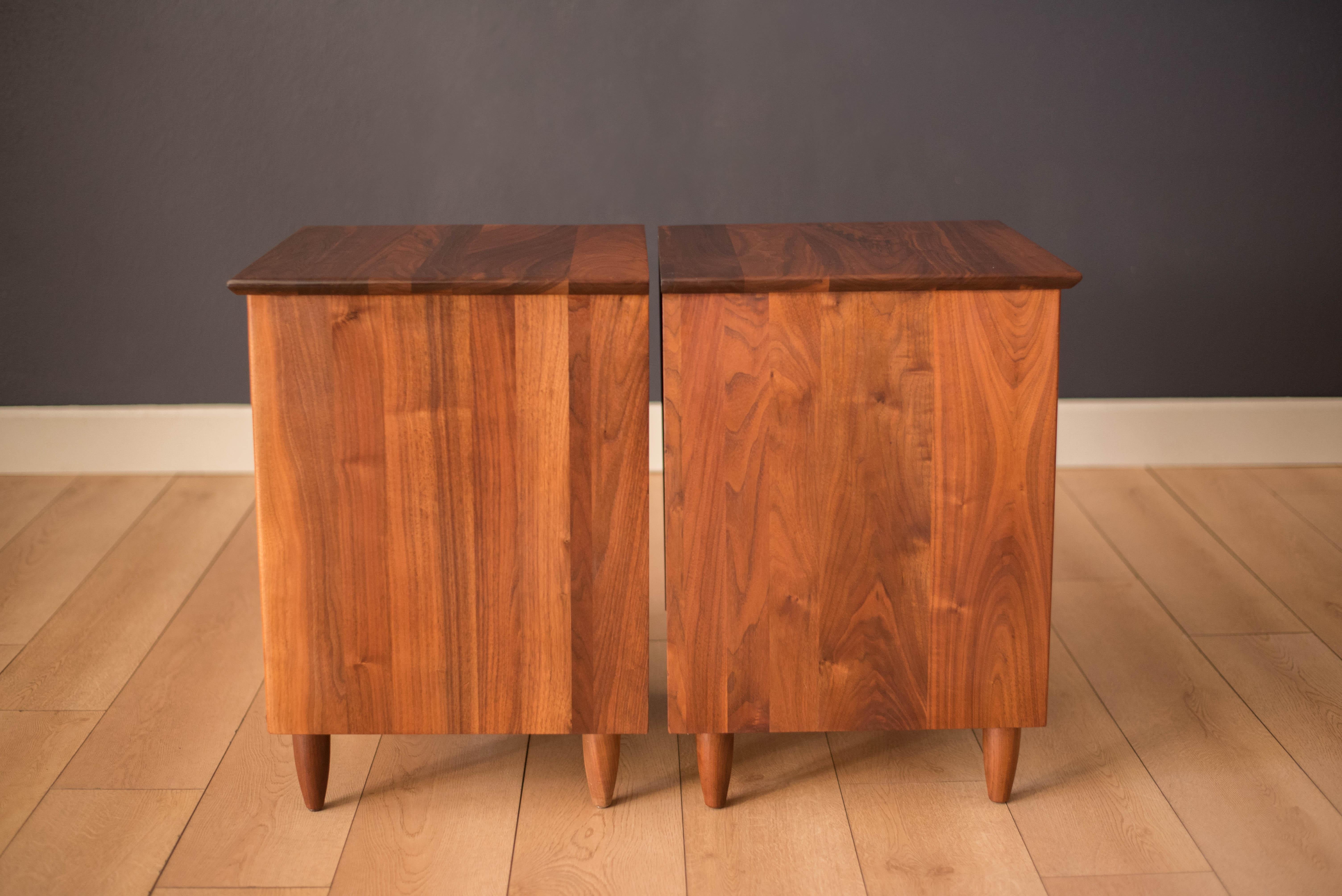 Mid-20th Century Vintage Pair of Solid Walnut Nightstands by Ace-Hi