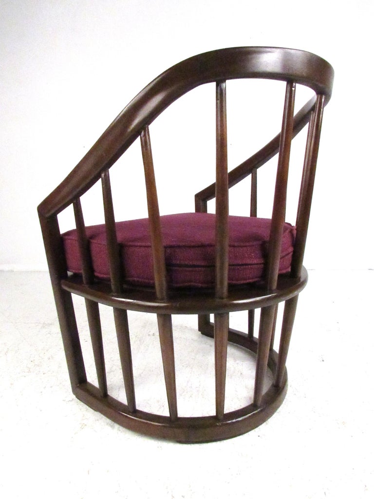 Vintage Pair of Spindle Back Barrel Chairs For Sale at 1stDibs