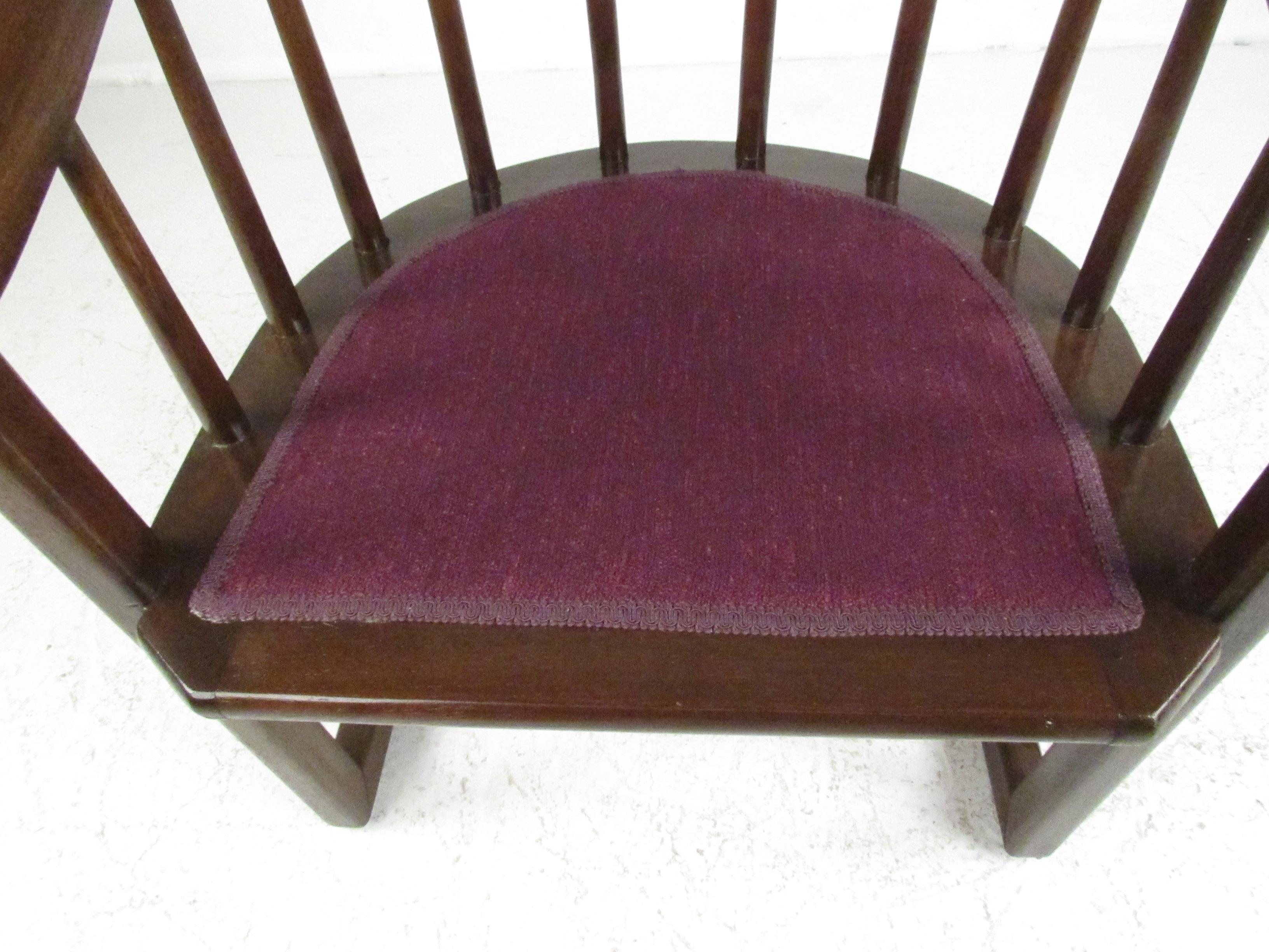 Paar Vintage-Sessel mit Spindelrücken, Barrel, Paar im Angebot 1