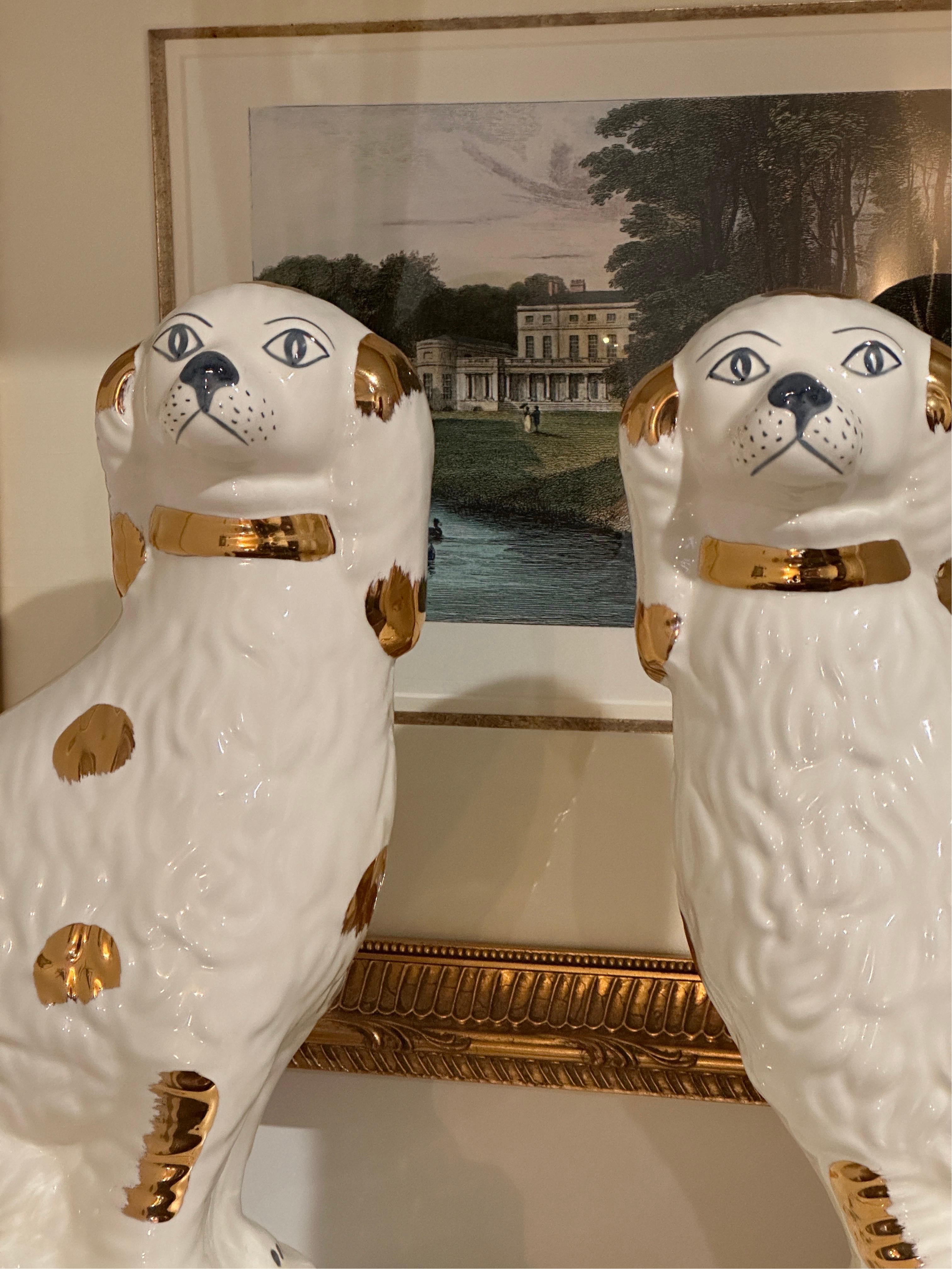 Pareja Vintage de Perros Spaniel de Cerámica Estilo Staffordshire de Chelsea House en Excelente estado para la venta en Atlanta, GA