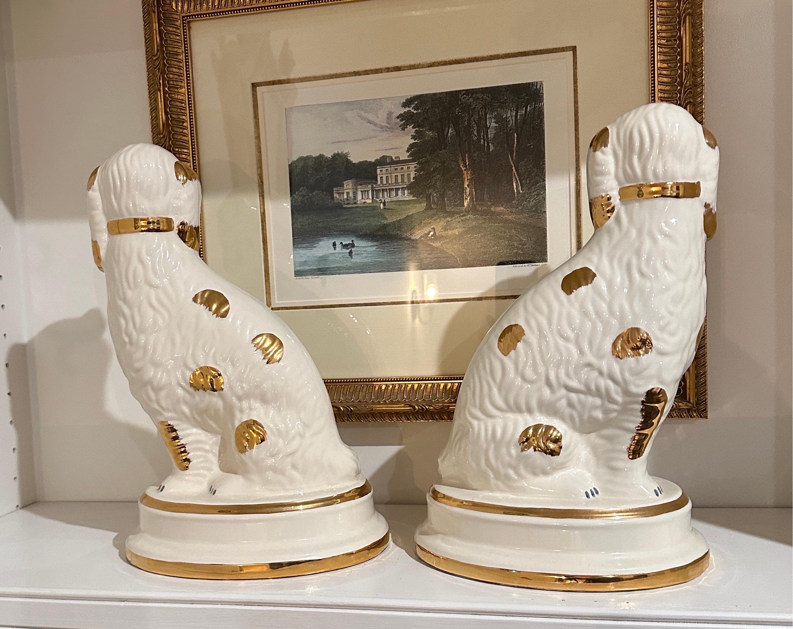 Pareja Vintage de Perros Spaniel de Cerámica Estilo Staffordshire de Chelsea House Cerámico en venta