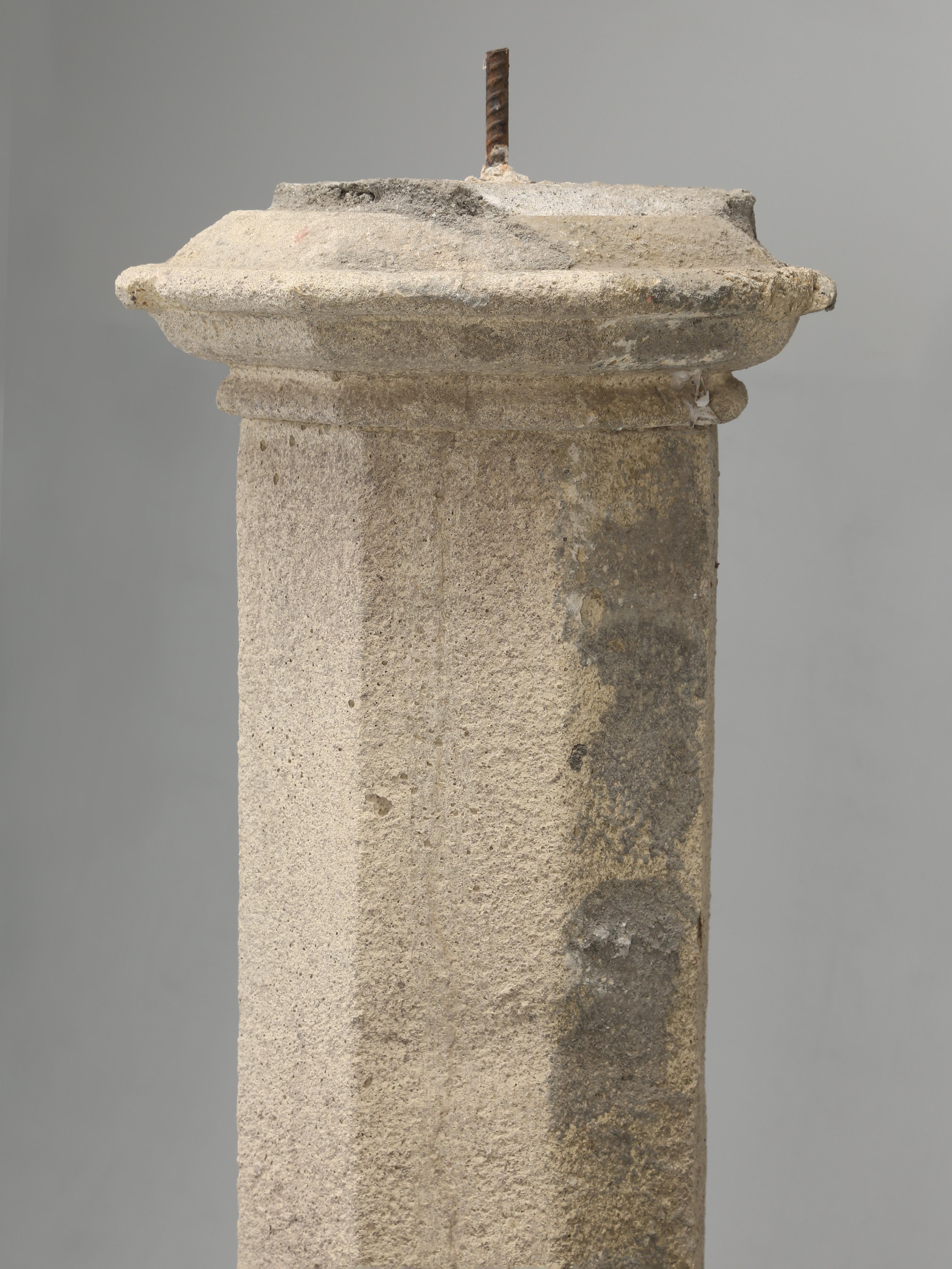 Country Vintage Pair of Stone Composition Columns from England Made from Crushed Stone For Sale