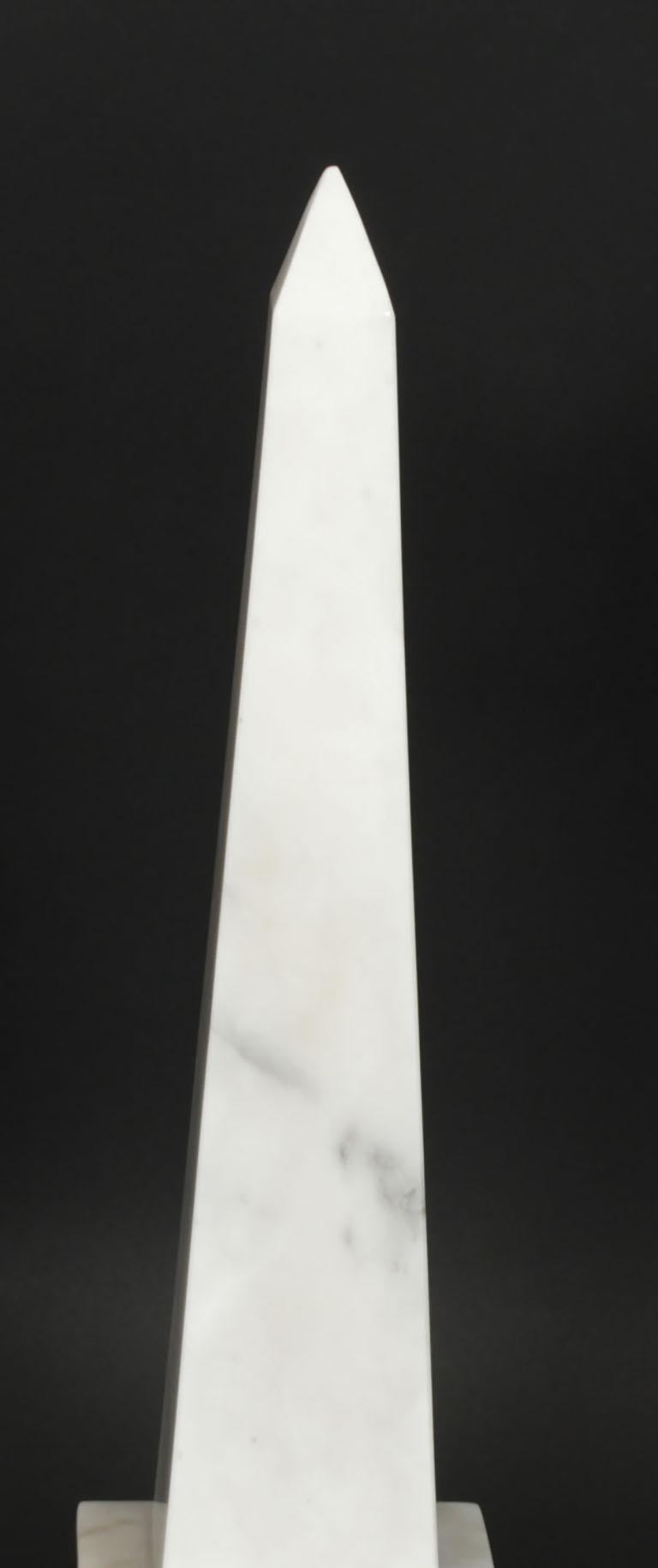 Vintage Pair of Stunning Carrara Marble Obelisks Mid 20th Century In Good Condition For Sale In London, GB