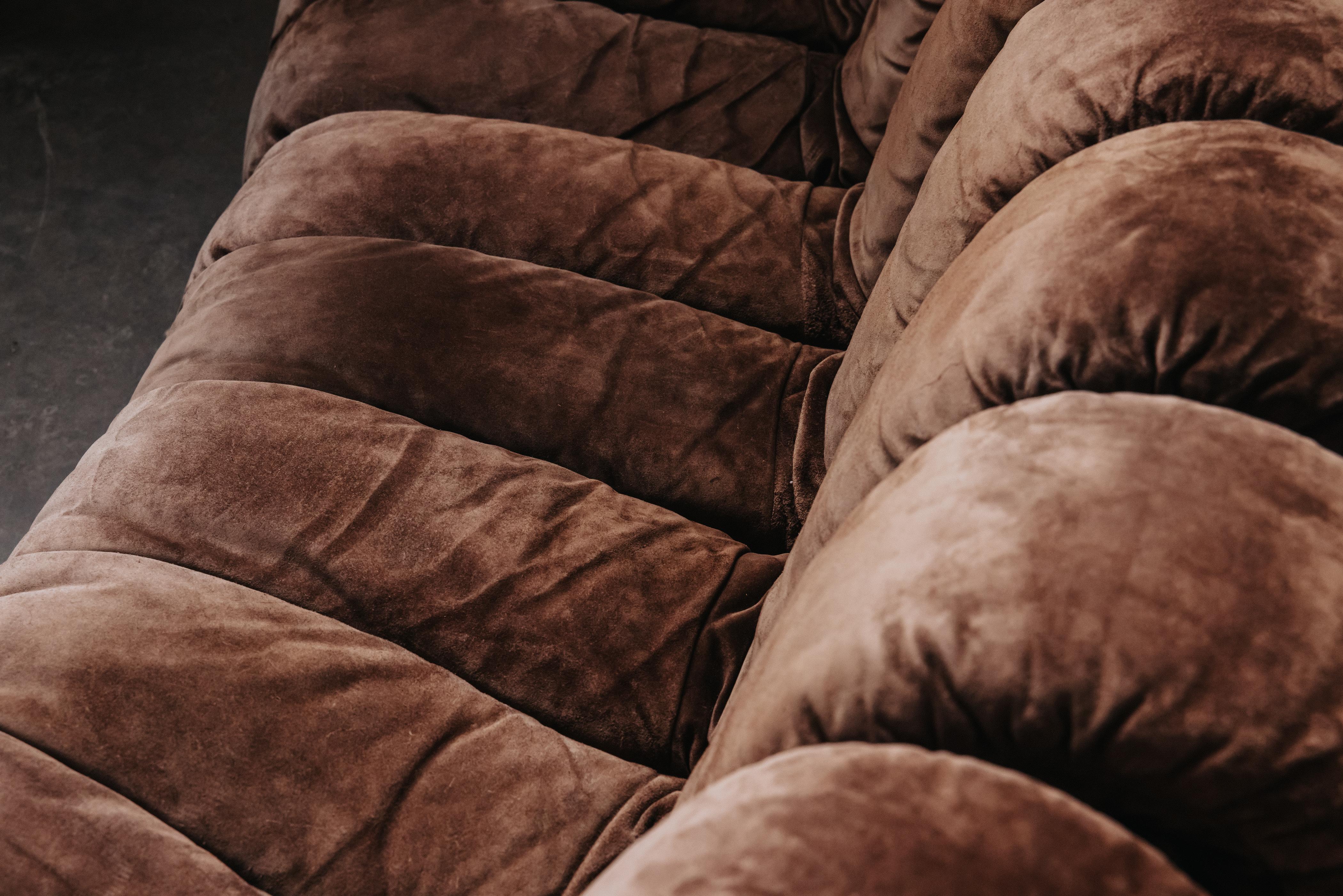Vintage Pair Of Suede De Sede DS-600 Nonstop Modular Sofas, Circa 1970 In Good Condition For Sale In Nashville, TN