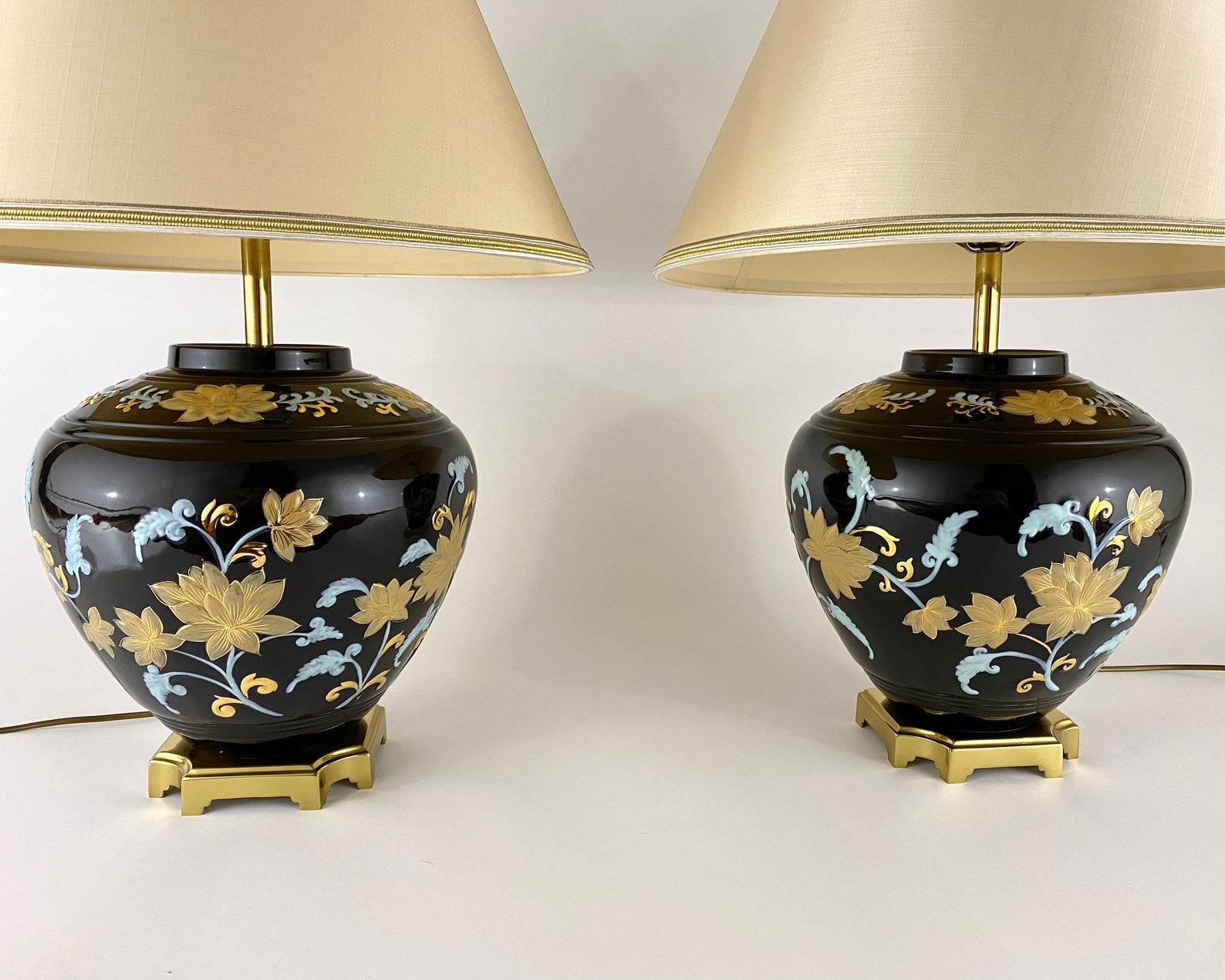 French Vintage Pair Of Table Lamps 1980s  Bronze And Porcelain Paired Lamps, France For Sale