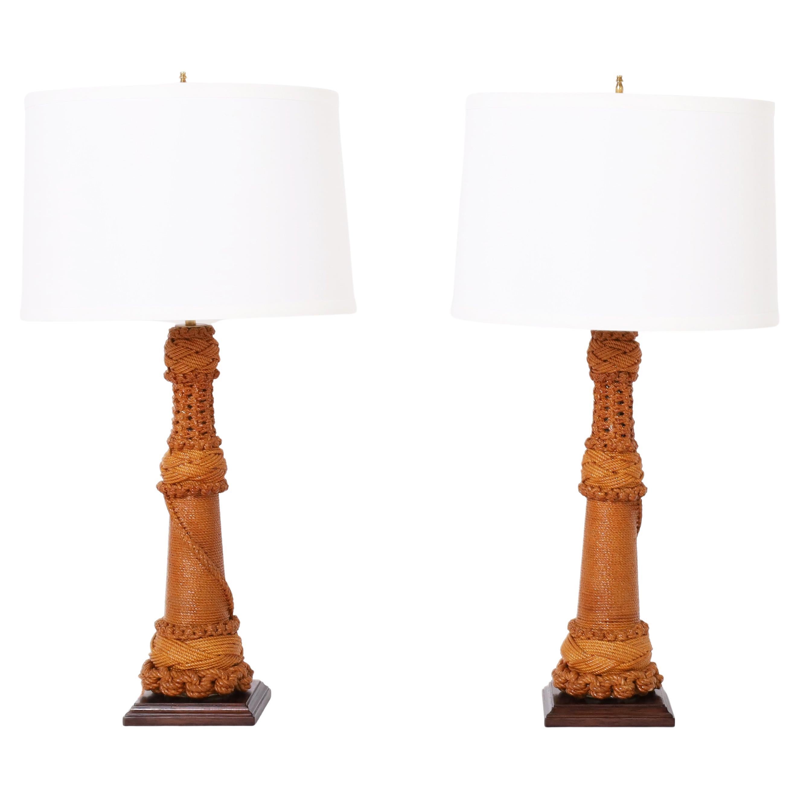Paire de lampes de table enveloppées de corde