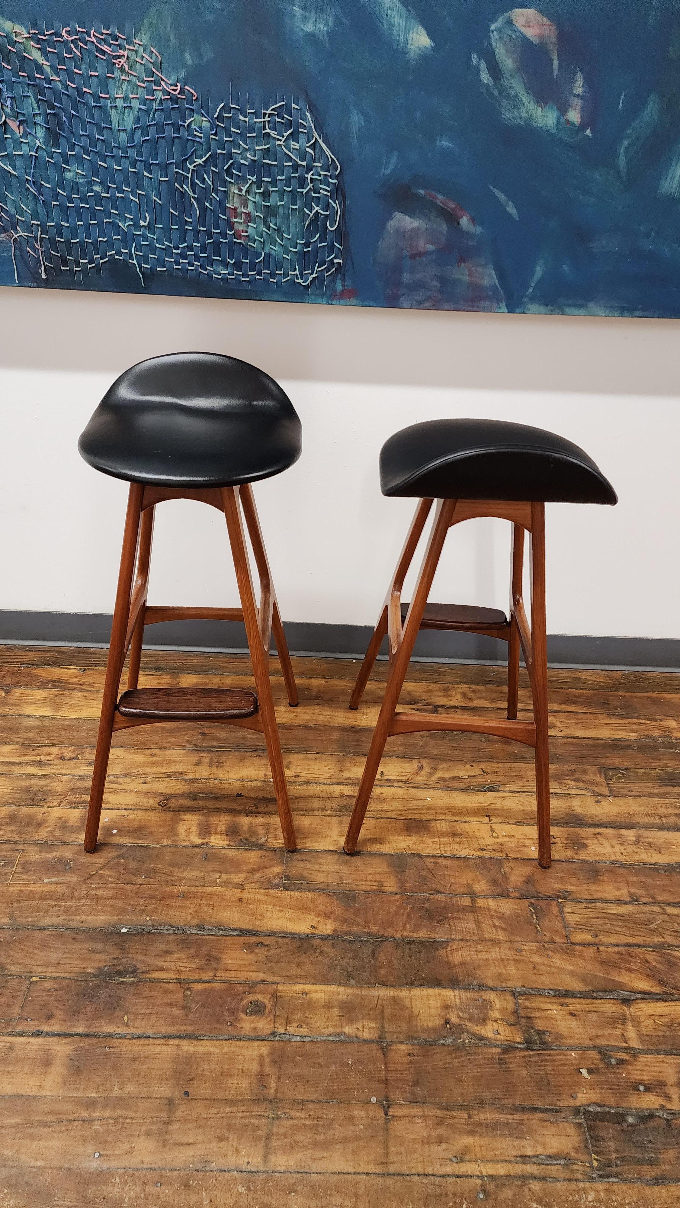 Vintage Pair of Teak Barstools by Erik Buch In Good Condition For Sale In Philadelphia, PA